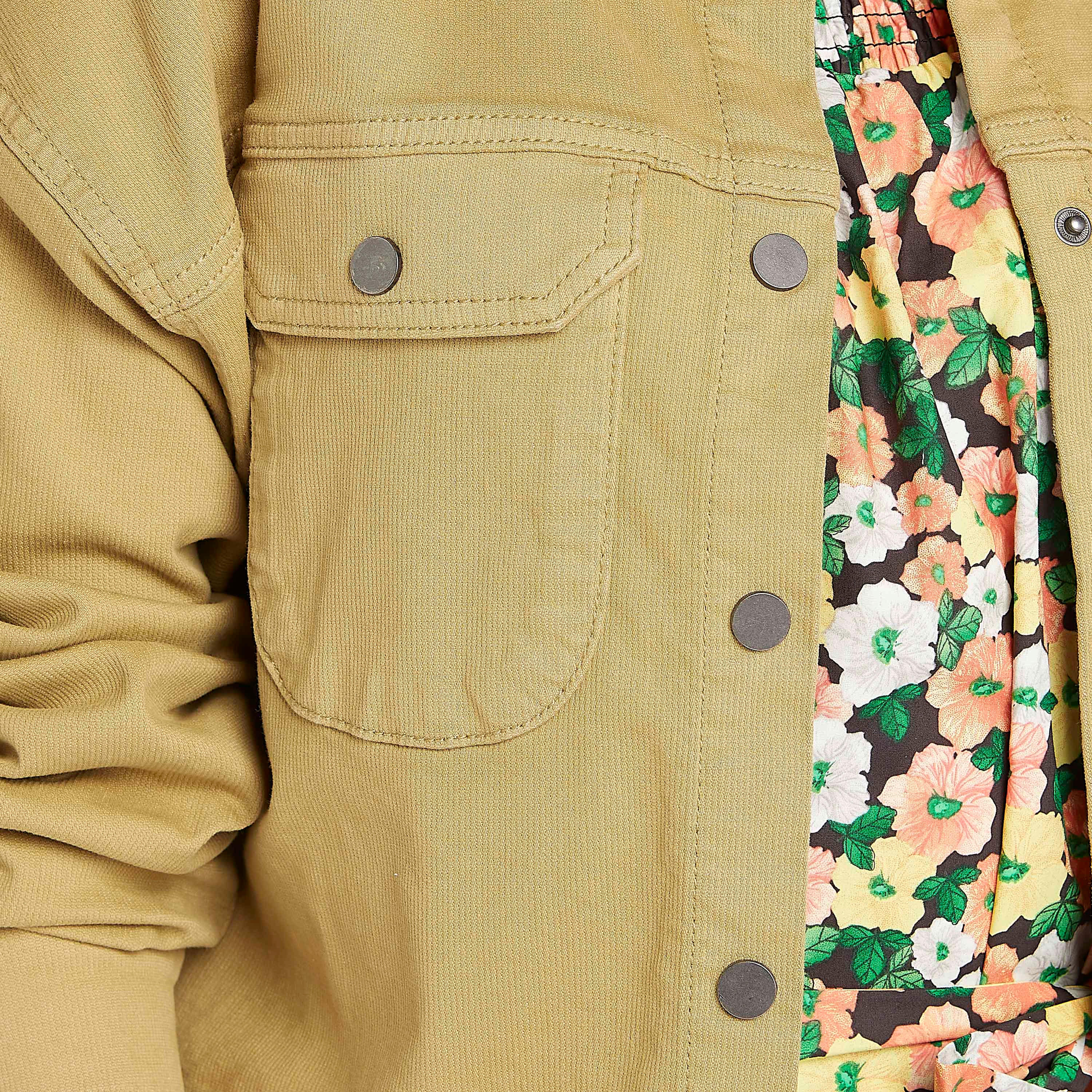 جاكيت تراكر دينم مضلّع بجيوب بطيّة وأكمام طويلة-women-winterwear-coatsandjackets-jackets-image-3