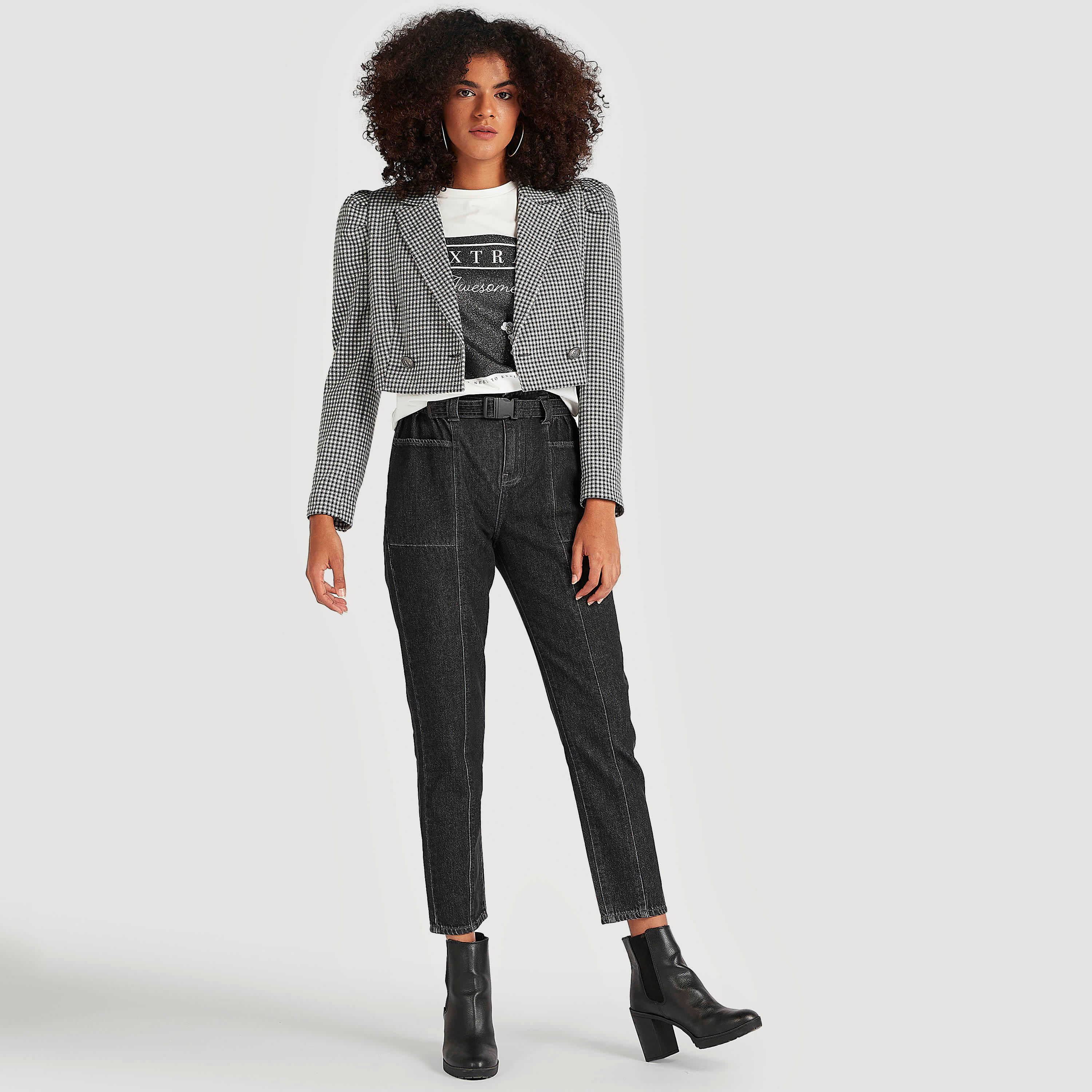 تيشيرت بياقة ضيقة وأكمام قصيرة وطبعات-women-clothing-tshirts-image-2