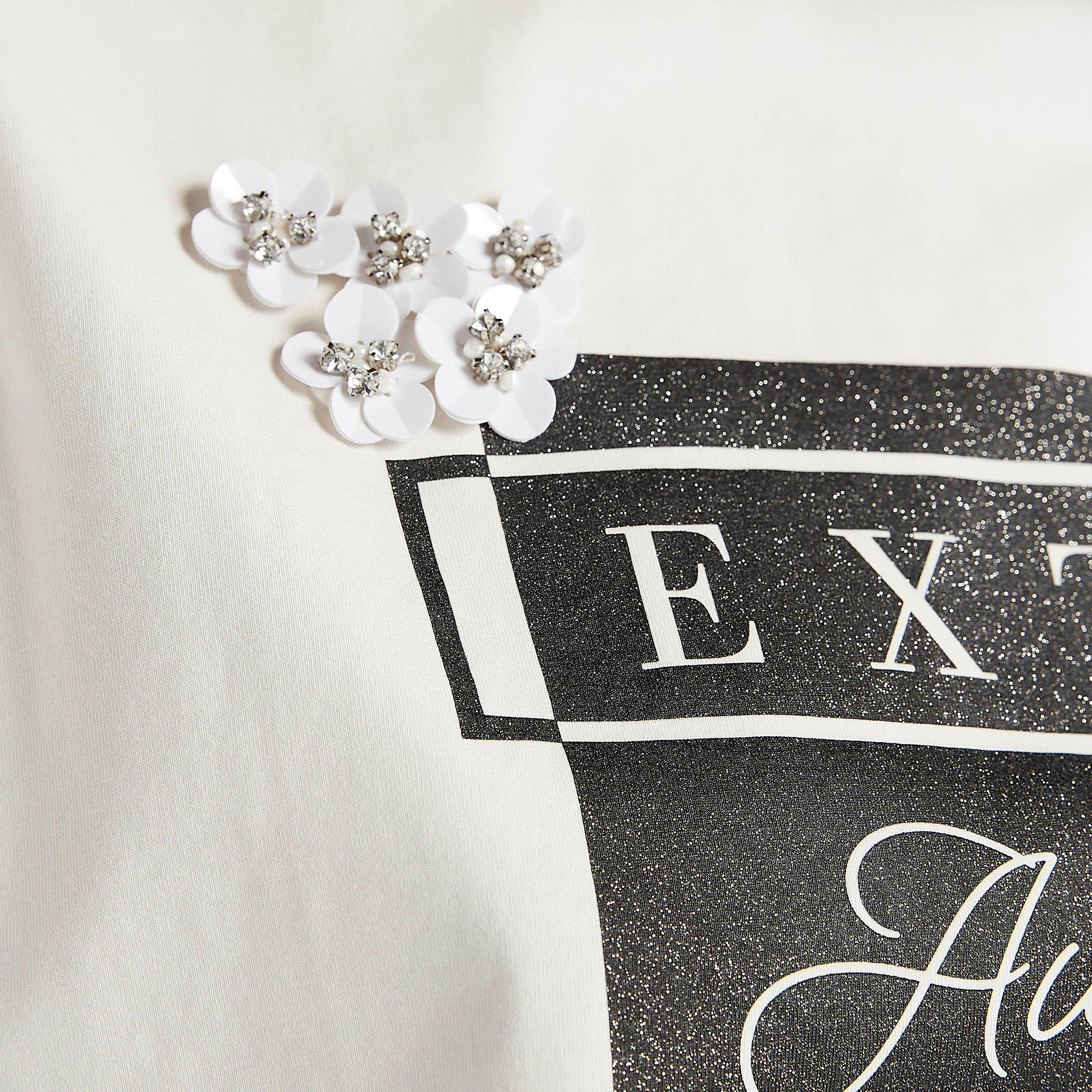 تيشيرت بياقة ضيقة وأكمام قصيرة وطبعات-women-clothing-tshirts-image-3
