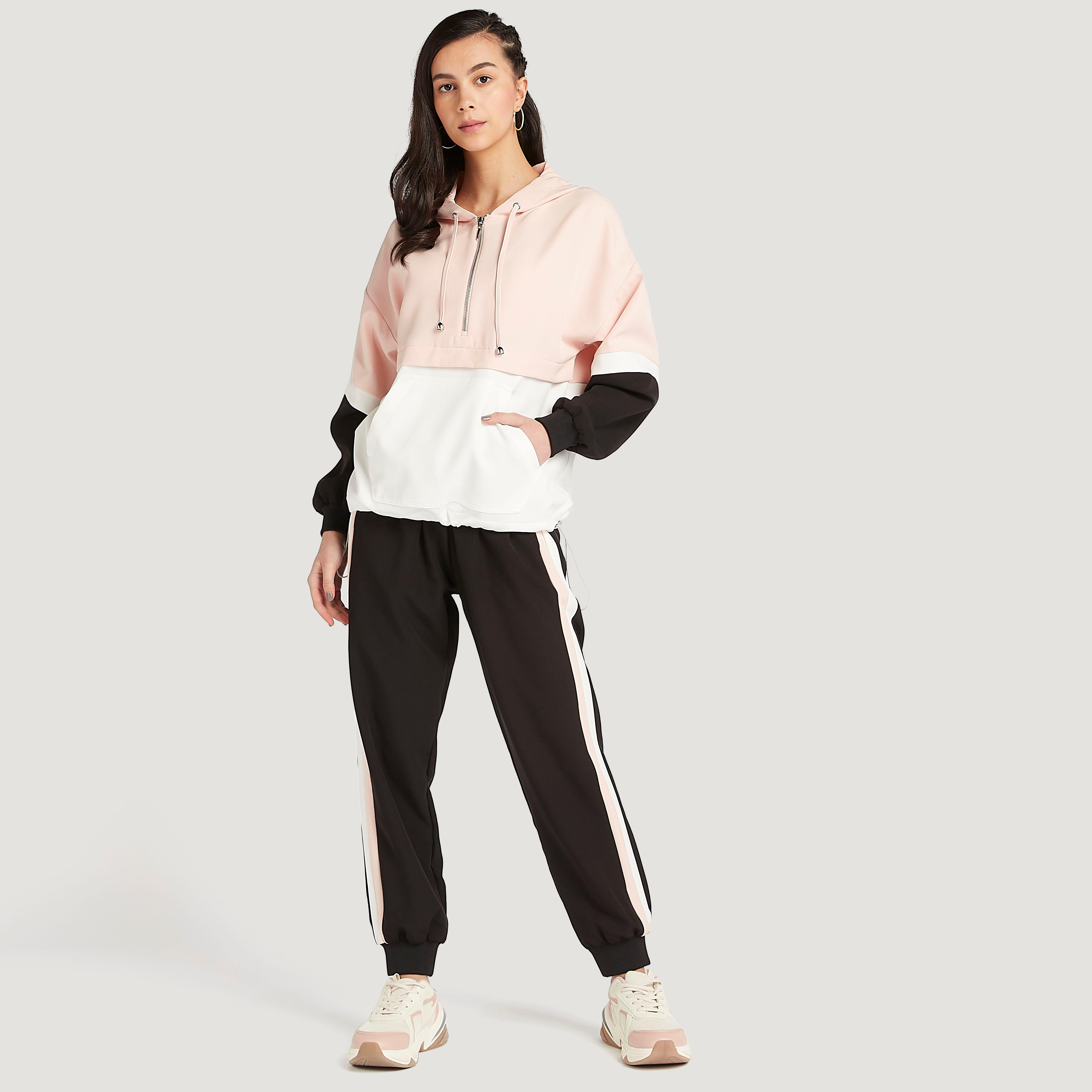 هودي بتفاصيل سحاب وأطراف برباط وجيب كنغر-women-winterwear-hoodiesandsweatshirts-hoodies-image-6