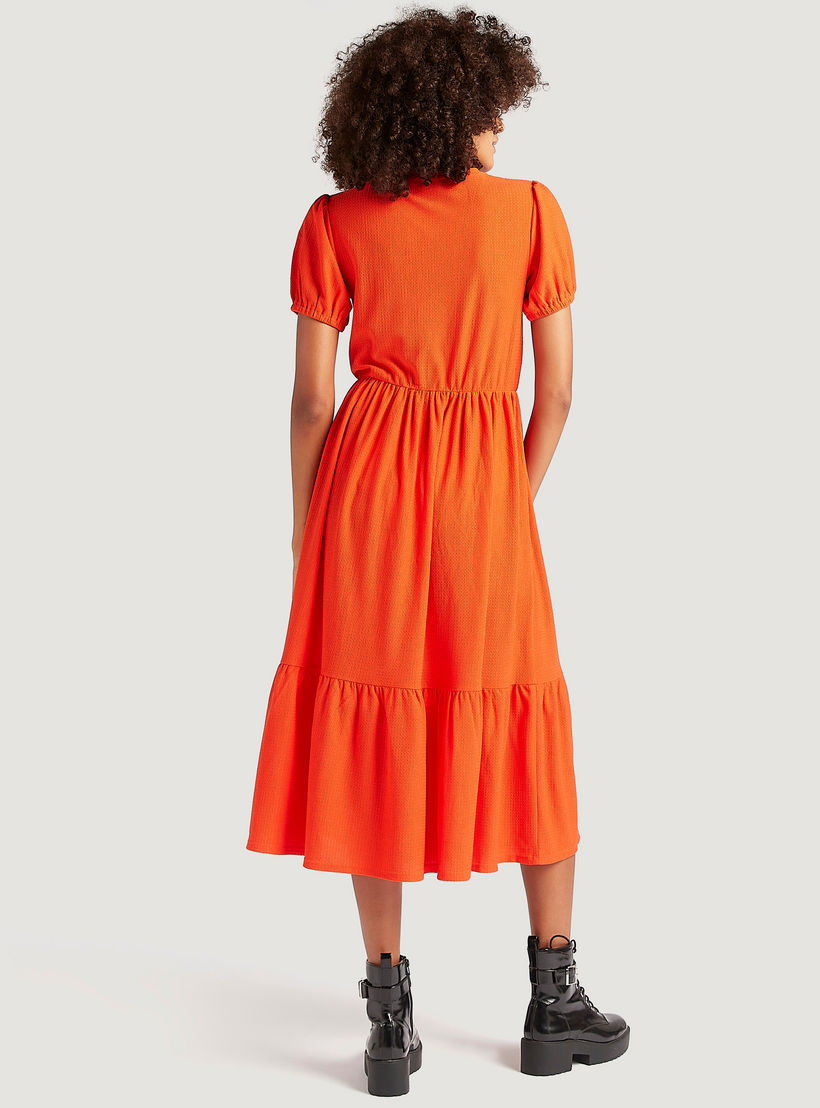 فستان ميدي إيه لاين ميدي بارز الملمس بأكمام قصيرة منفوخة وياقة ضيّقة-women-clothing-dresses-image-3