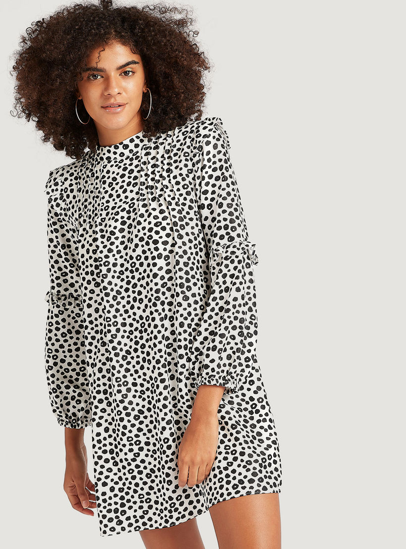 فستان قصير واسع بطبعات وأكمام طويلة وتفاصيل كشكشة-women-clothing-dresses-image-5