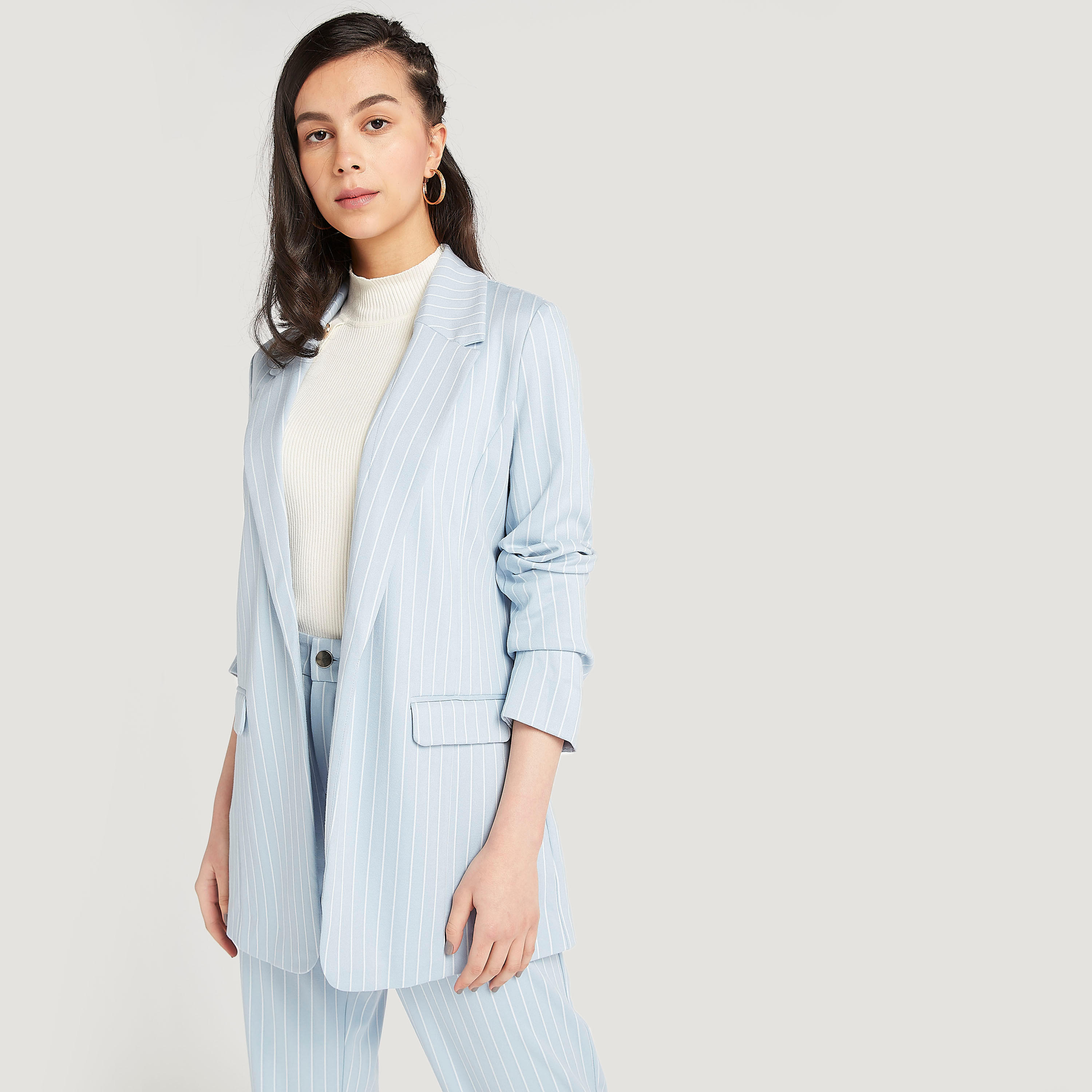 بليزر طويل مخطط بجيوب وأكمام طويلة-women-clothing-coatsandjackets-blazers-image-1