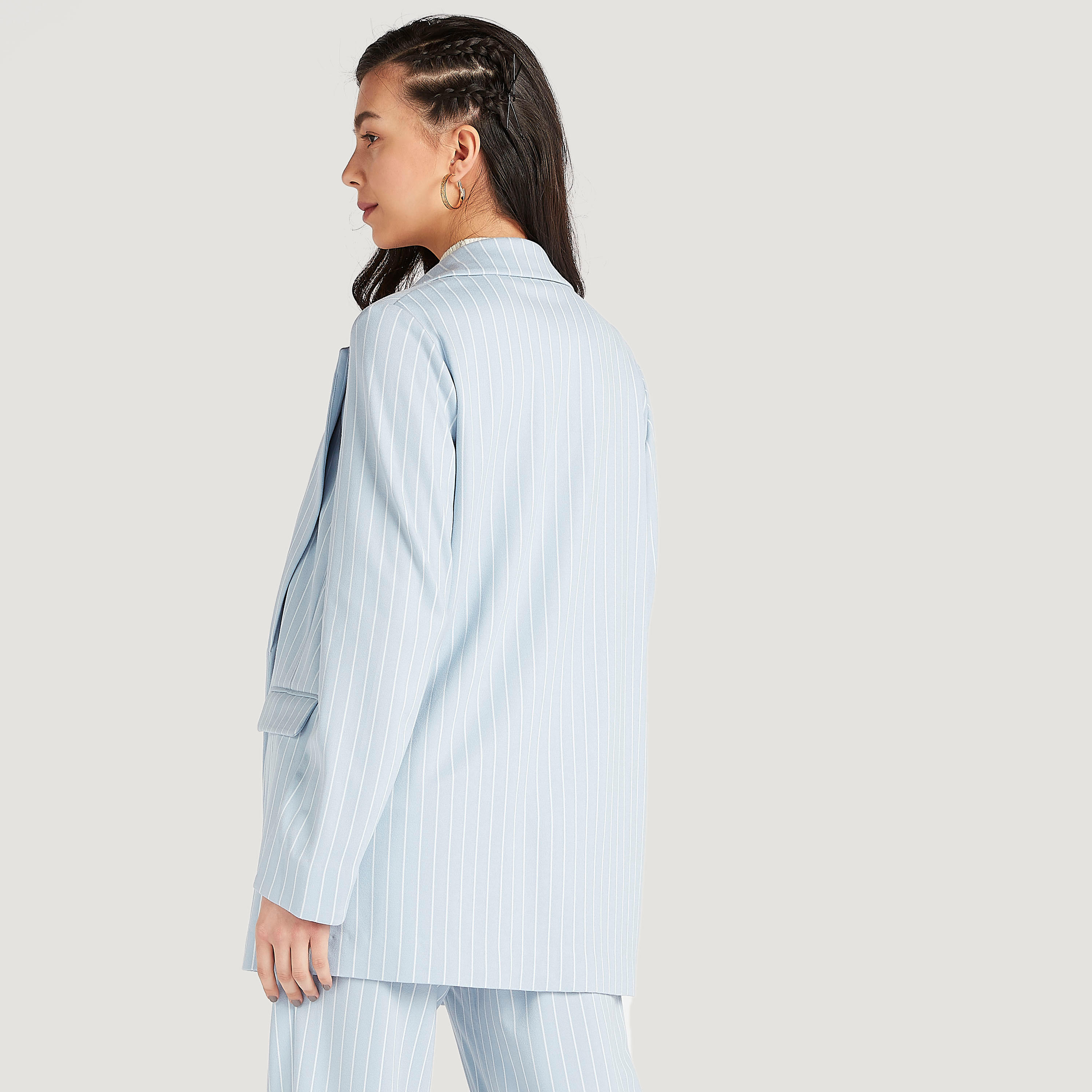 بليزر طويل مخطط بجيوب وأكمام طويلة-women-clothing-coatsandjackets-blazers-image-4