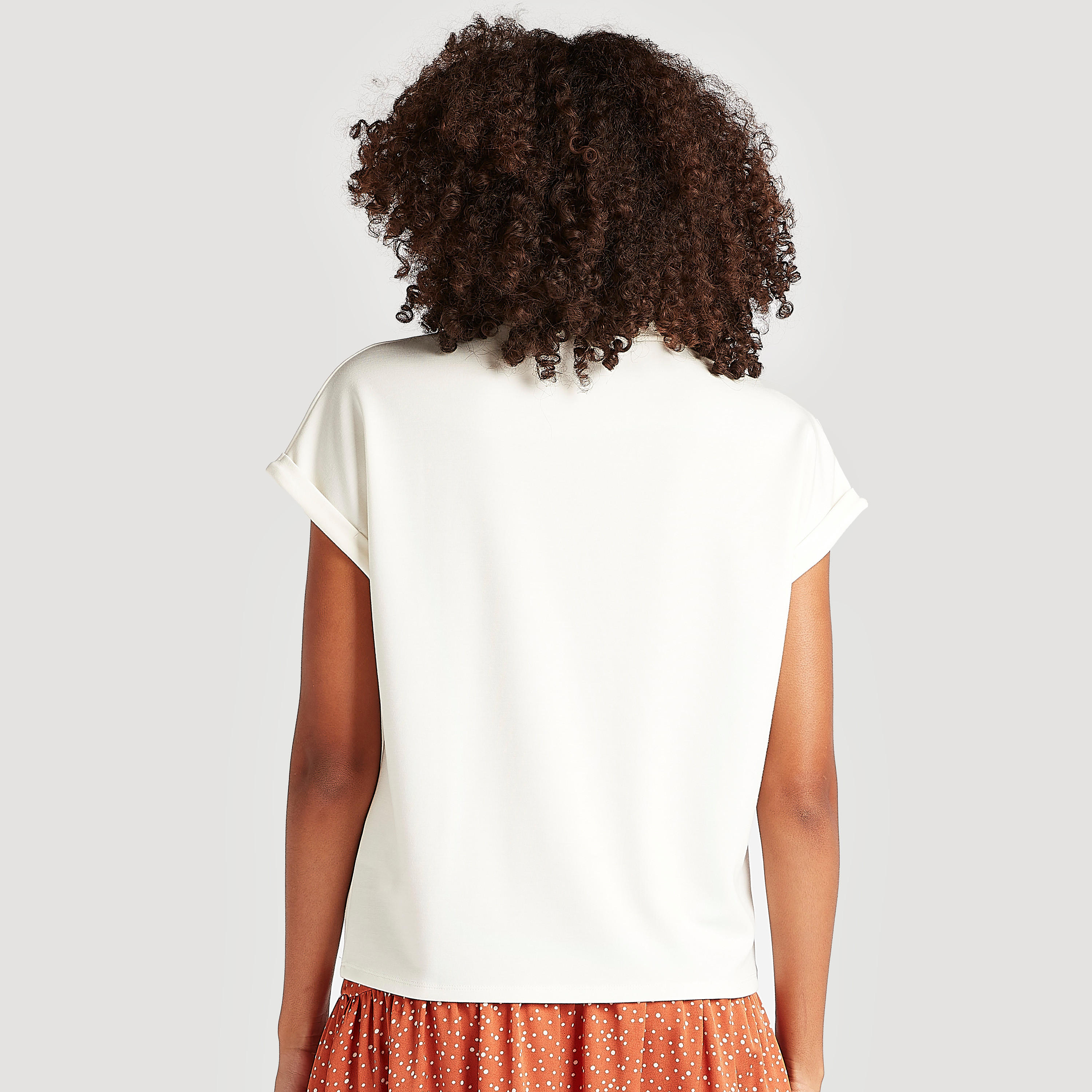 بلوزة بياقة عالية وأكمام كاب وطبعات-women-clothing-shirtsandblouses-blouses-image-4