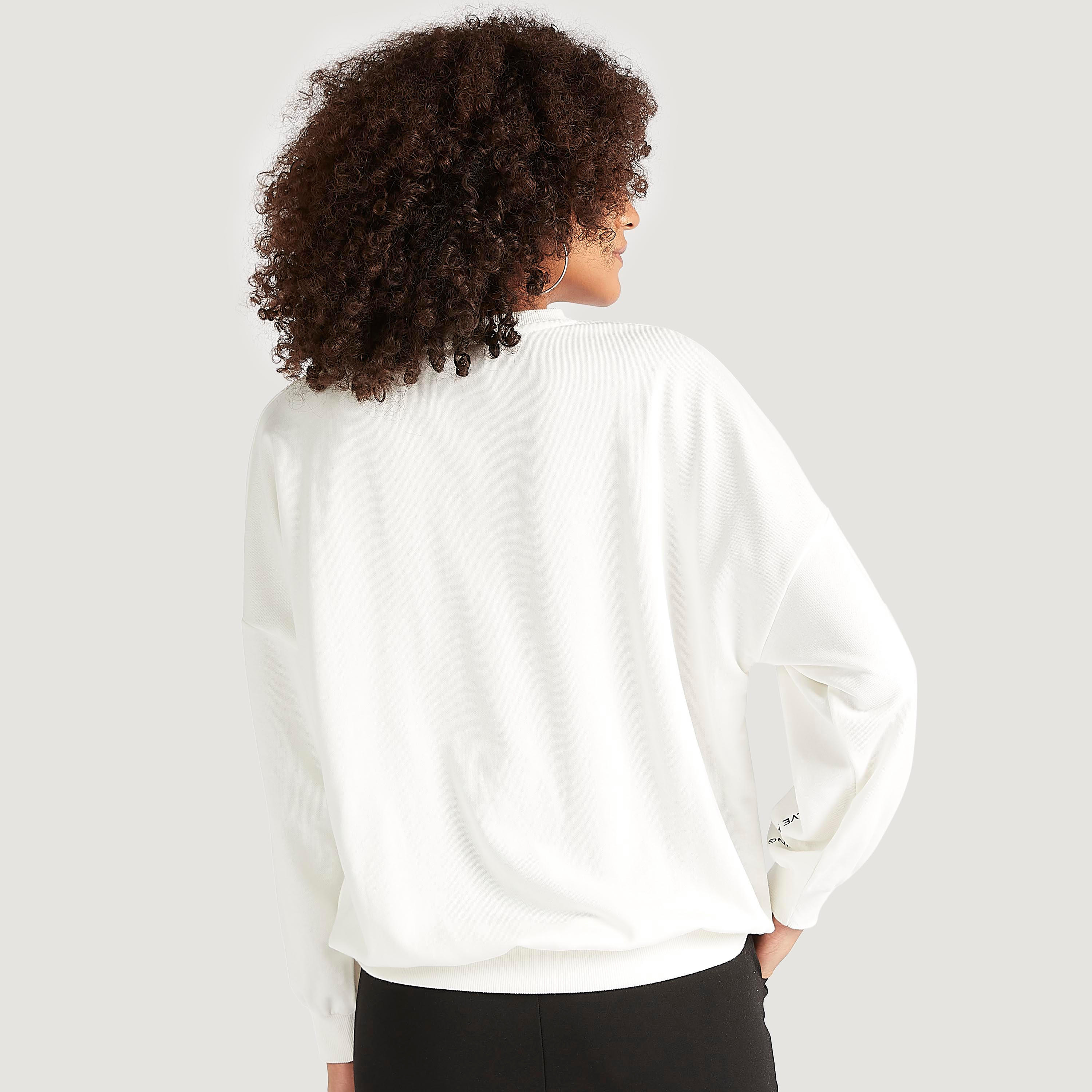 سويت شيرت بياقة ضيقة وأكمام طويلة وتطريز شعار-women-winterwear-hoodiesandsweatshirts-sweatshirts-image-4