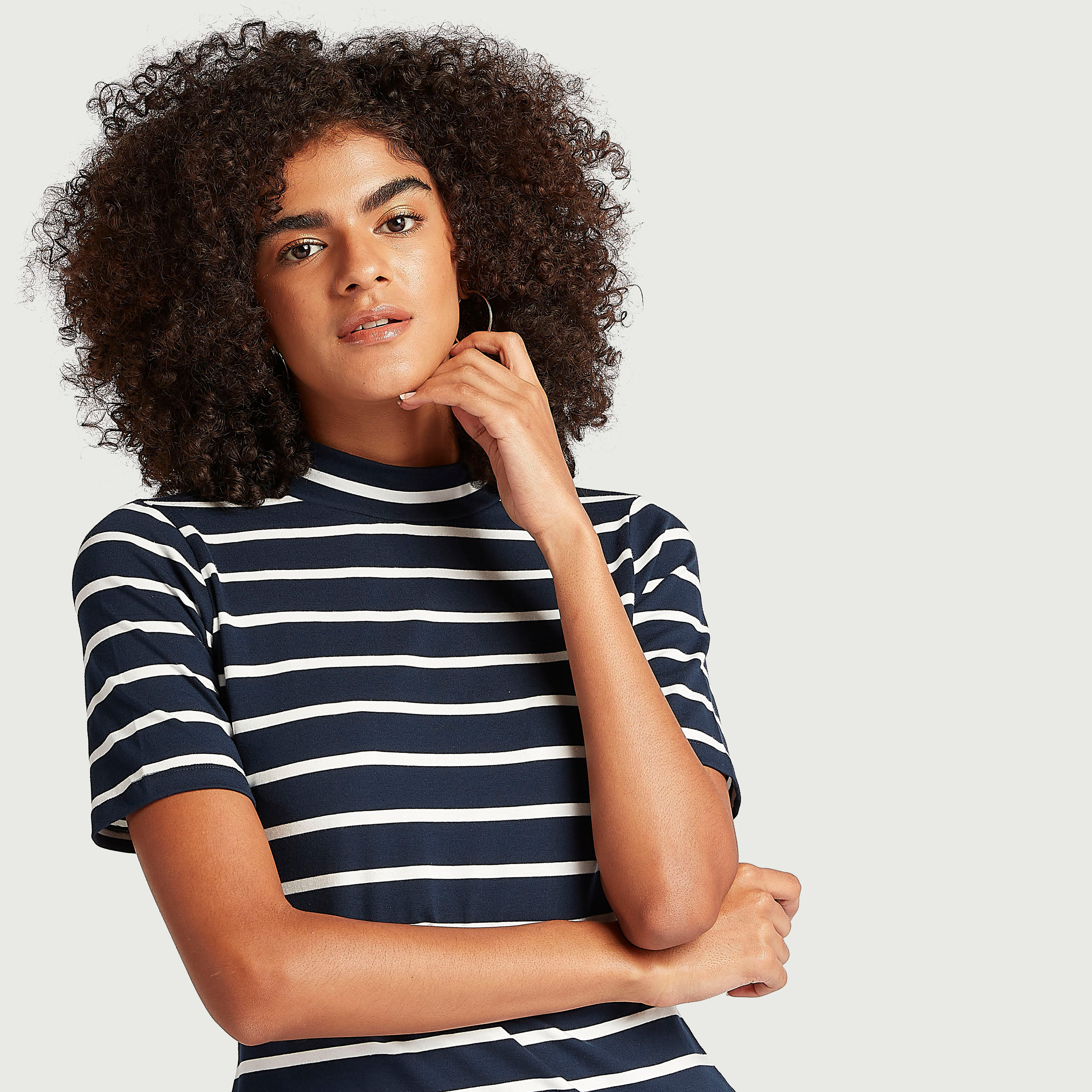 فستان ضيّق ميدي مخطّط بأكمام قصيرة وياقة عادية-women-clothing-dresses-image-3