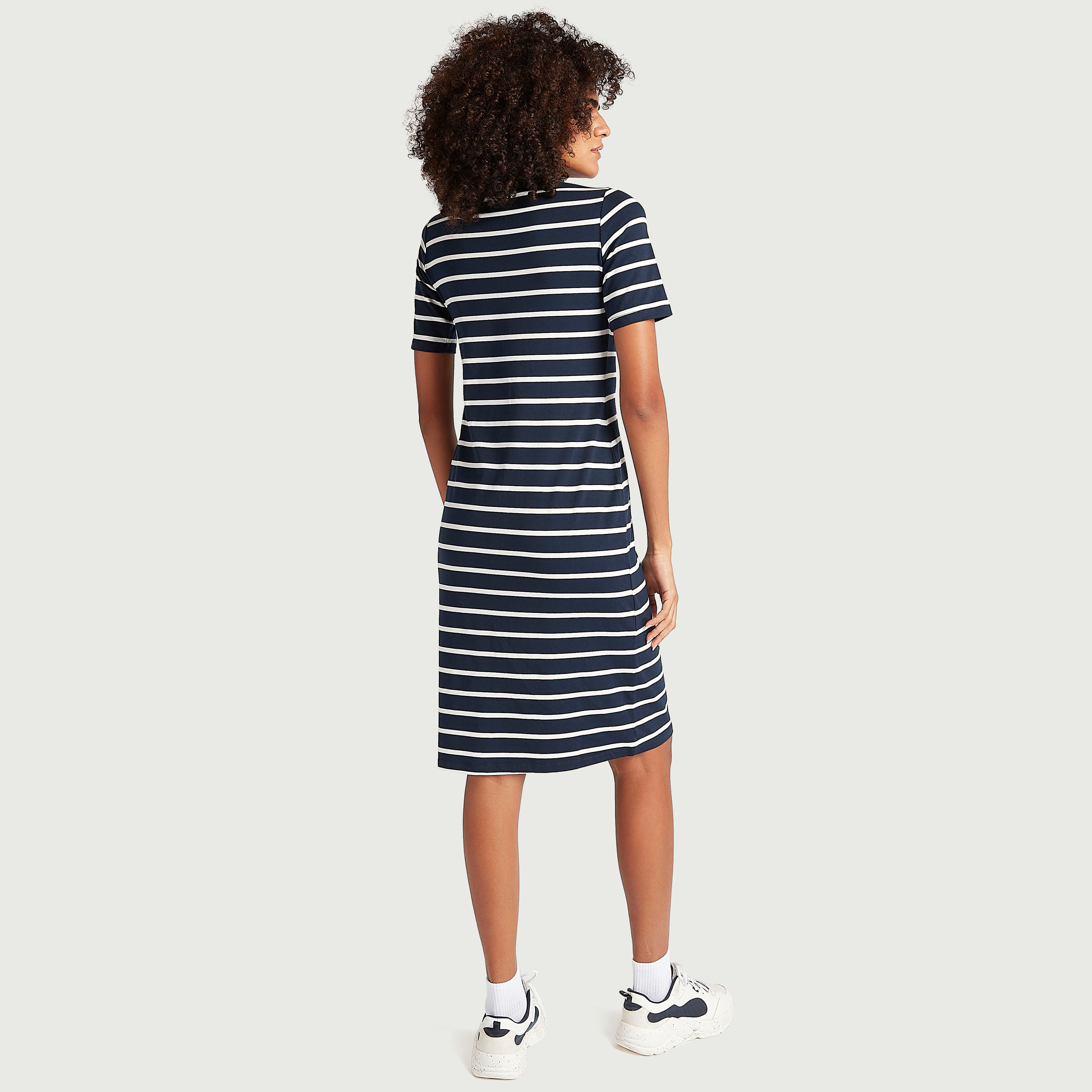 فستان ضيّق ميدي مخطّط بأكمام قصيرة وياقة عادية-women-clothing-dresses-image-4