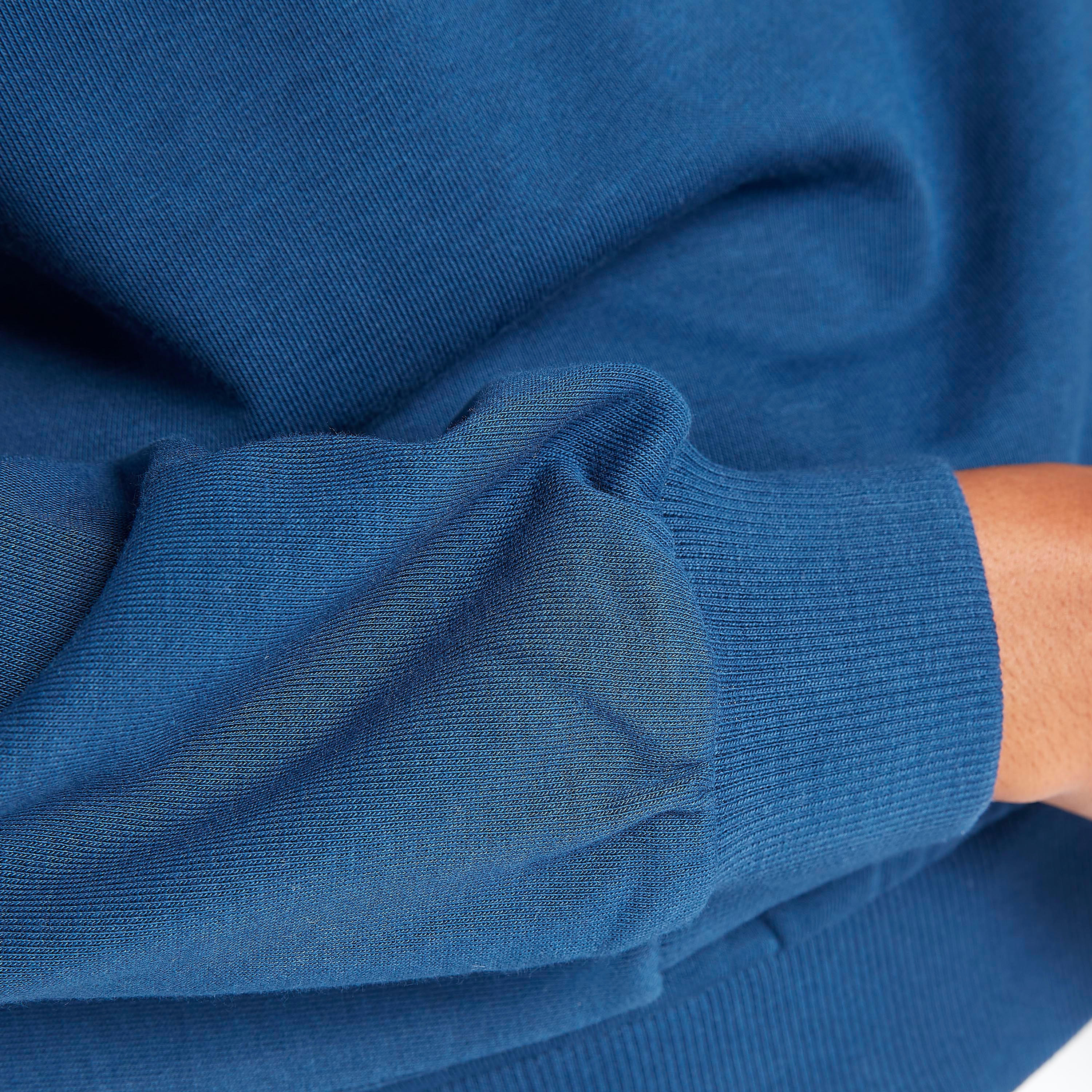 سويت شيرت بياقة ضيّقة وأكمام طويلة وطبعات شعار-women-winterwear-hoodiesandsweatshirts-sweatshirts-image-6