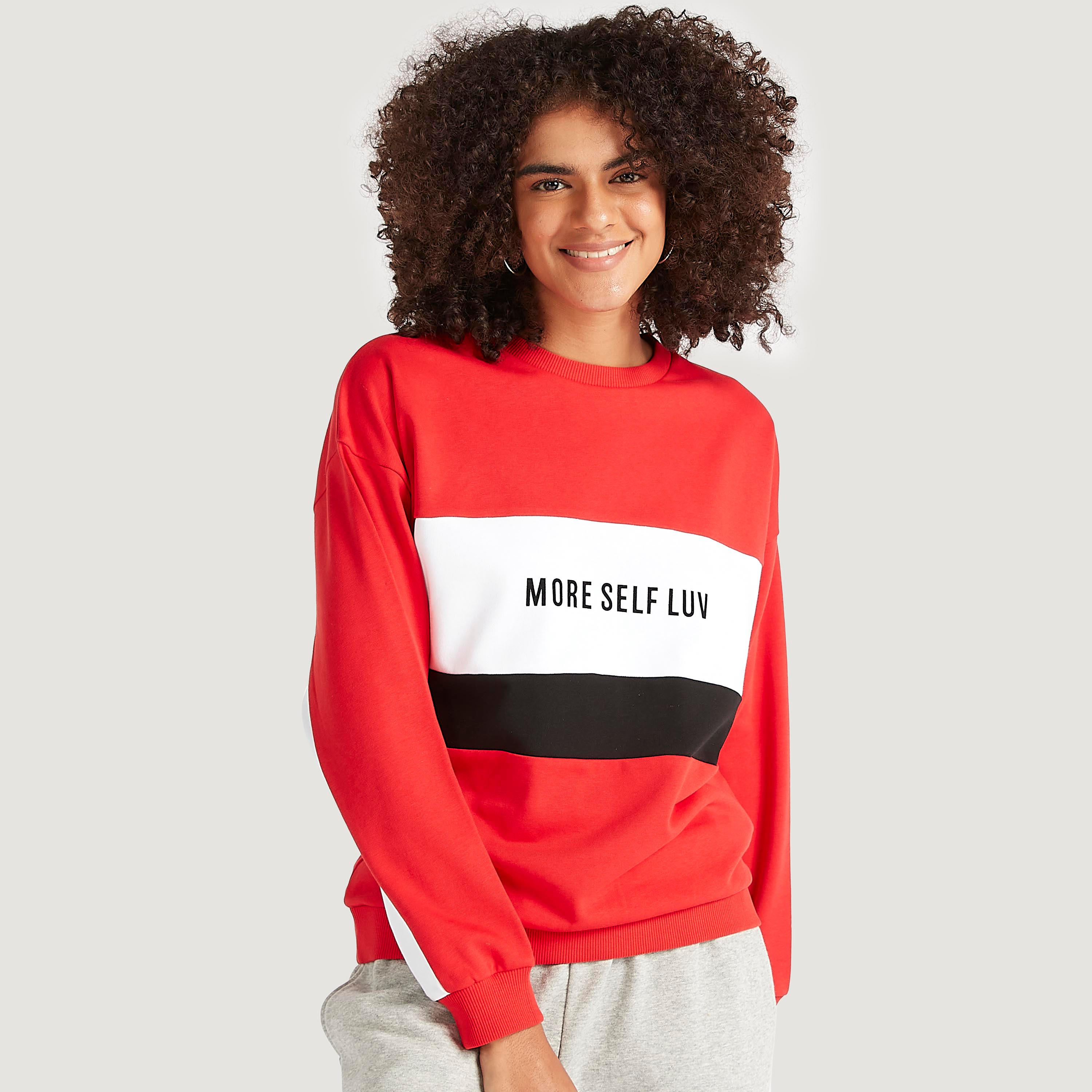 سويت شيرت بياقة ضيقة وأكمام طويلة وطبعات شعار-women-winterwear-hoodiesandsweatshirts-sweatshirts-image-3