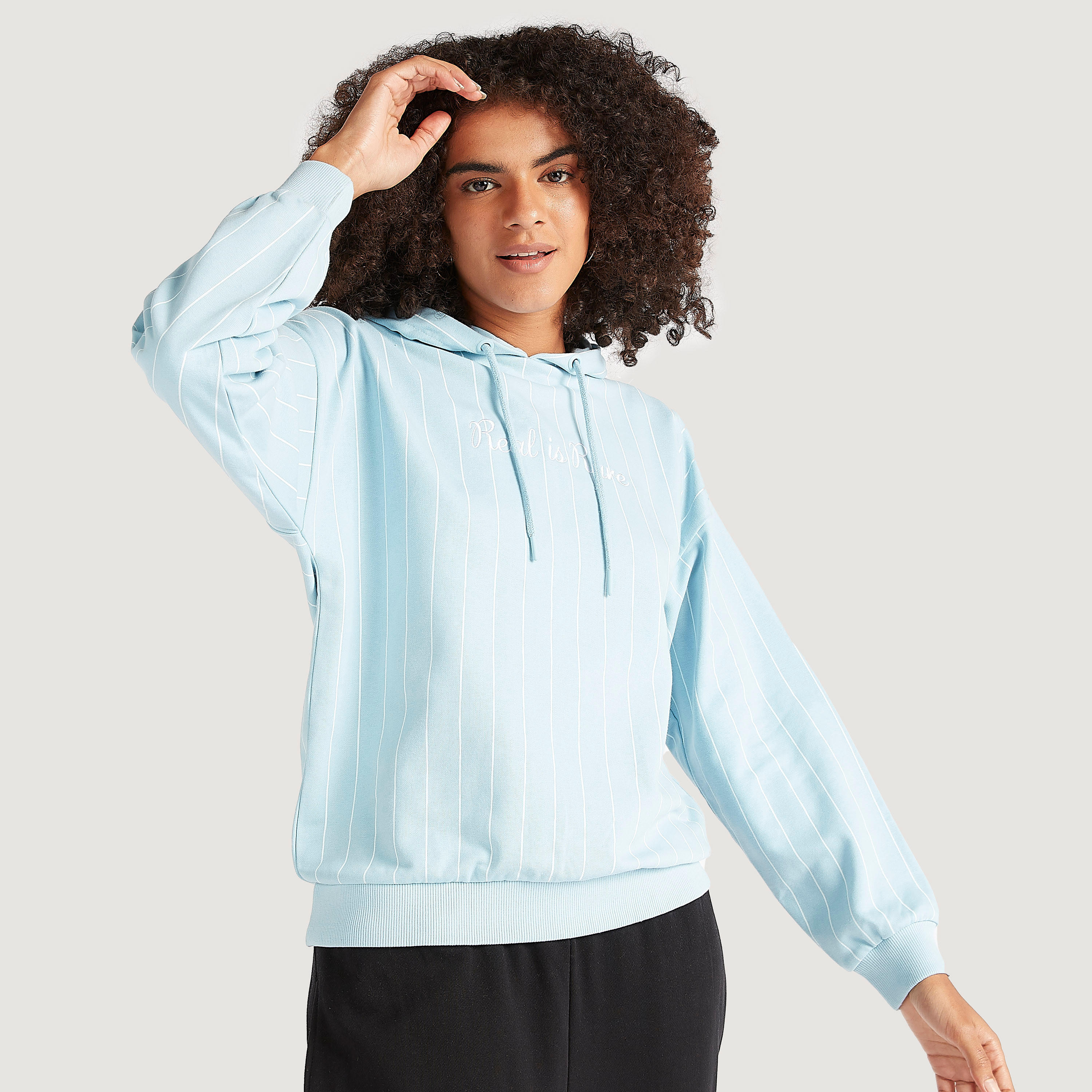 هودي مطرّز بأشعار وأكمام طويلة-women-winterwear-hoodiesandsweatshirts-hoodies-image-1