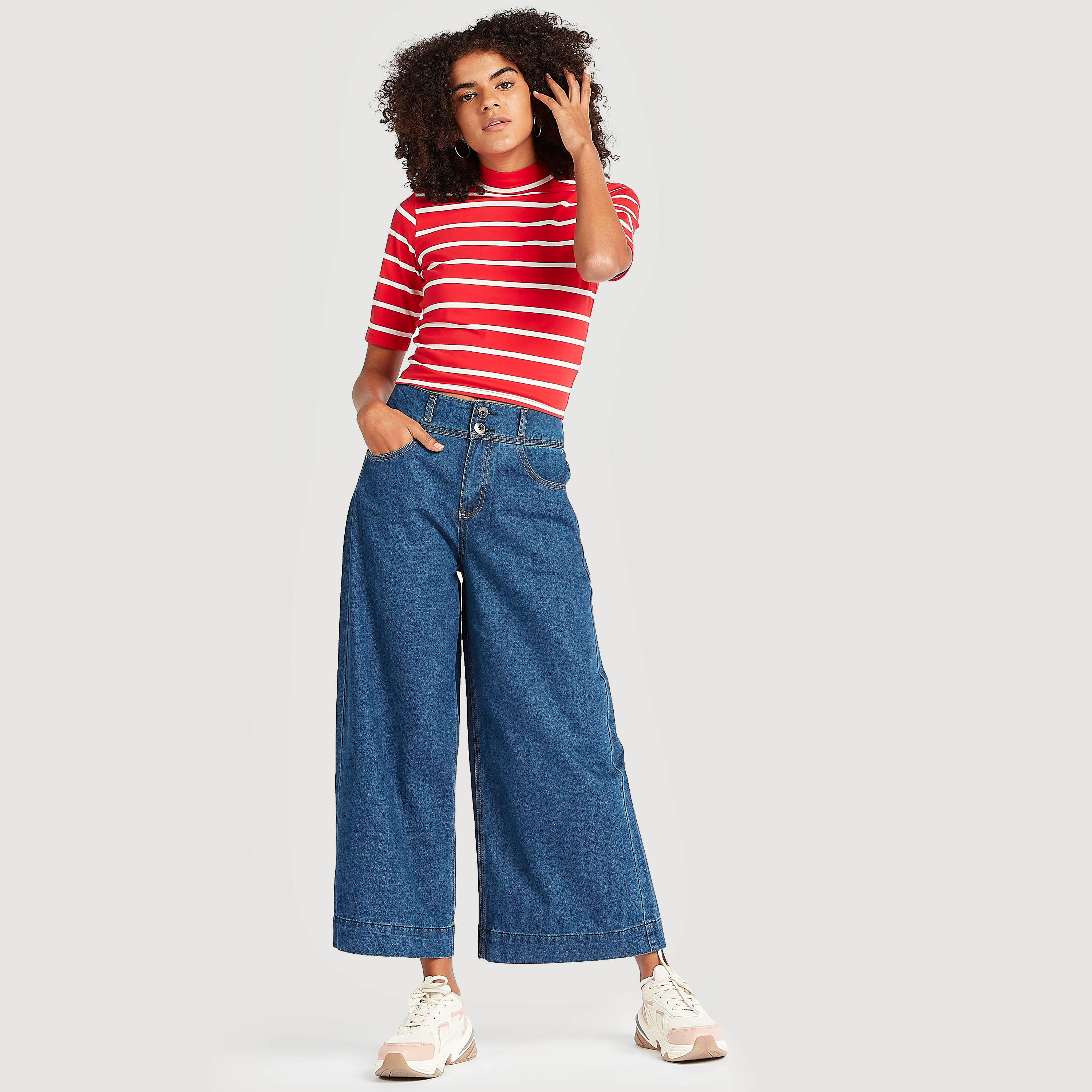 تيشيرت قصير مخطّط بياقة عالية وأكمام قصيرة-women-clothing-tshirts-image-2