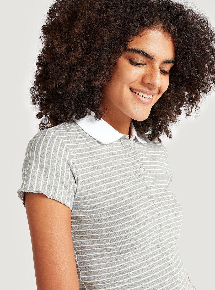 تيشيرت قصير مخطط بياقة عاديّة وأكمام كاب-women-clothing-tshirts-image-3