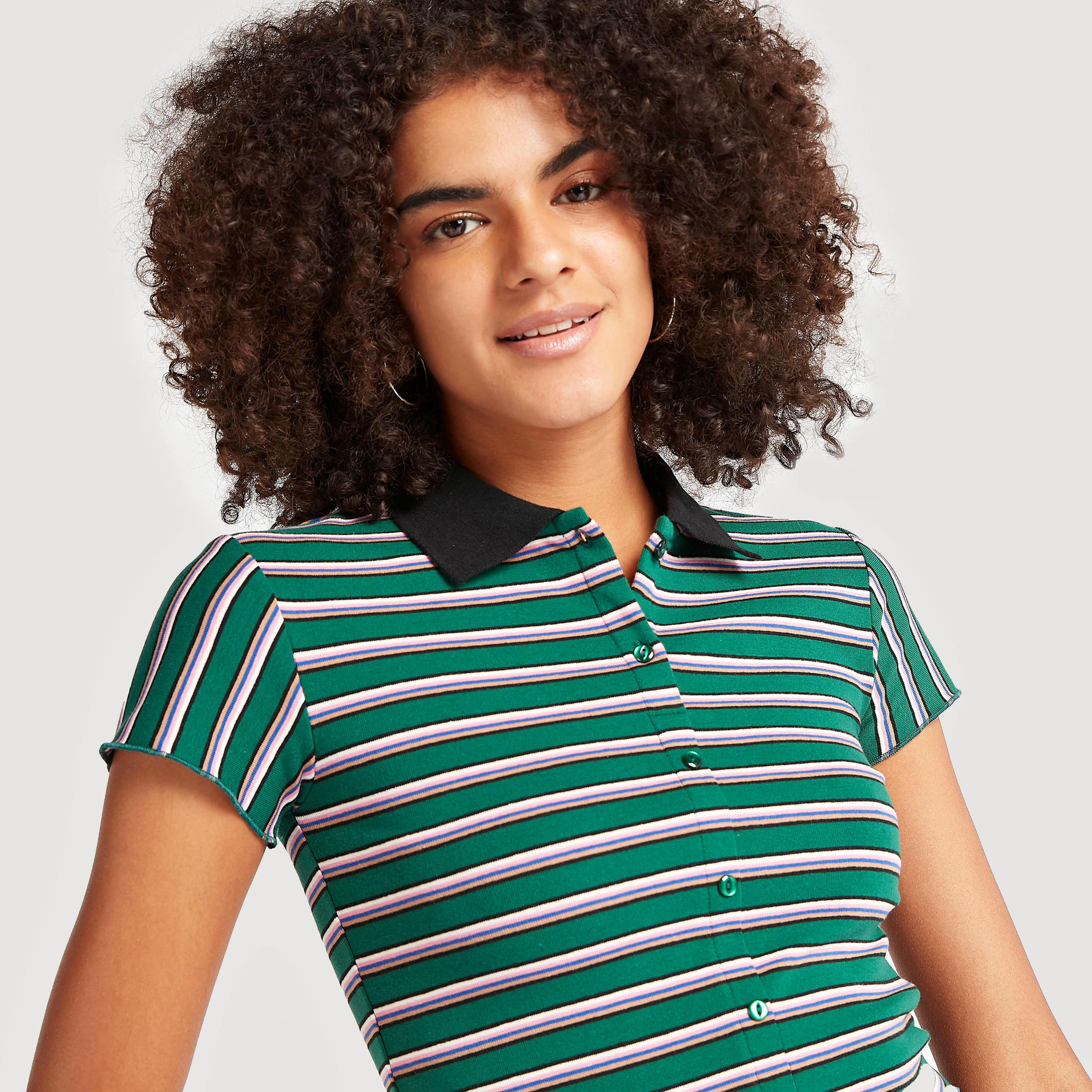 تيشيرت قصير مخطط بياقة عاديّة وأكمام كاب-women-clothing-tshirts-image-3