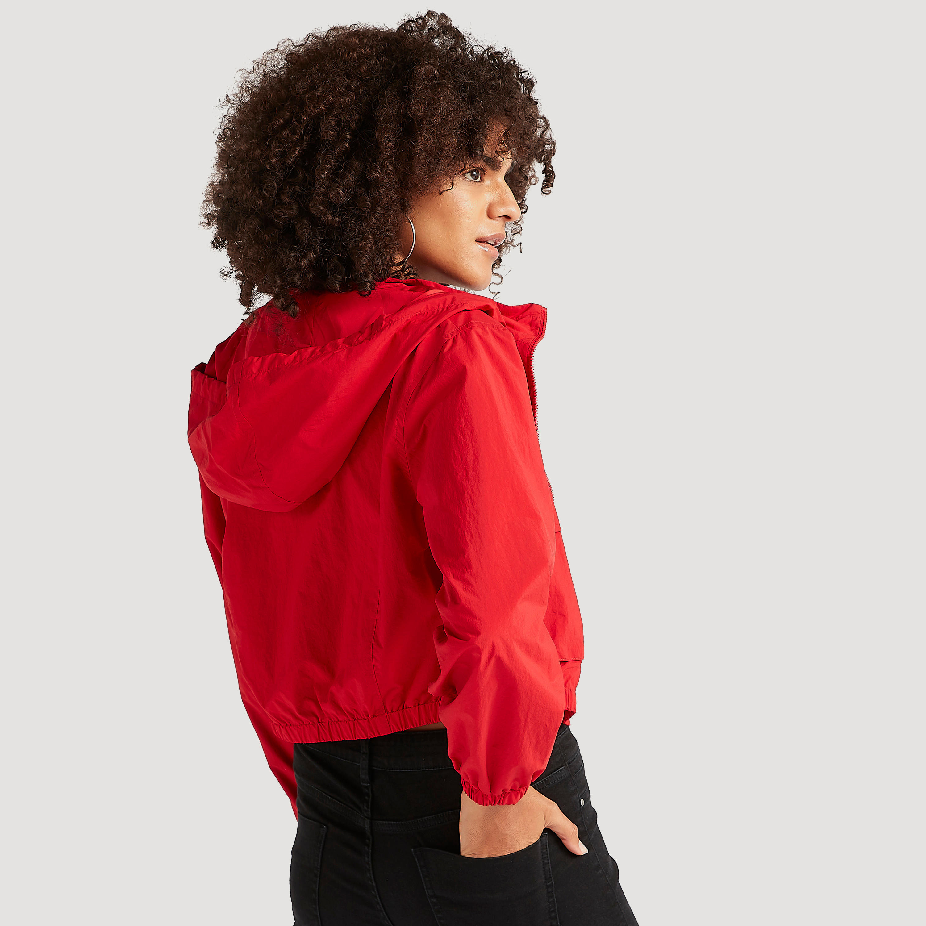 هودي سادة خفيف بسحّاب وأكمام طويلة وجيوب-women-winterwear-coatsandjackets-jackets-image-4