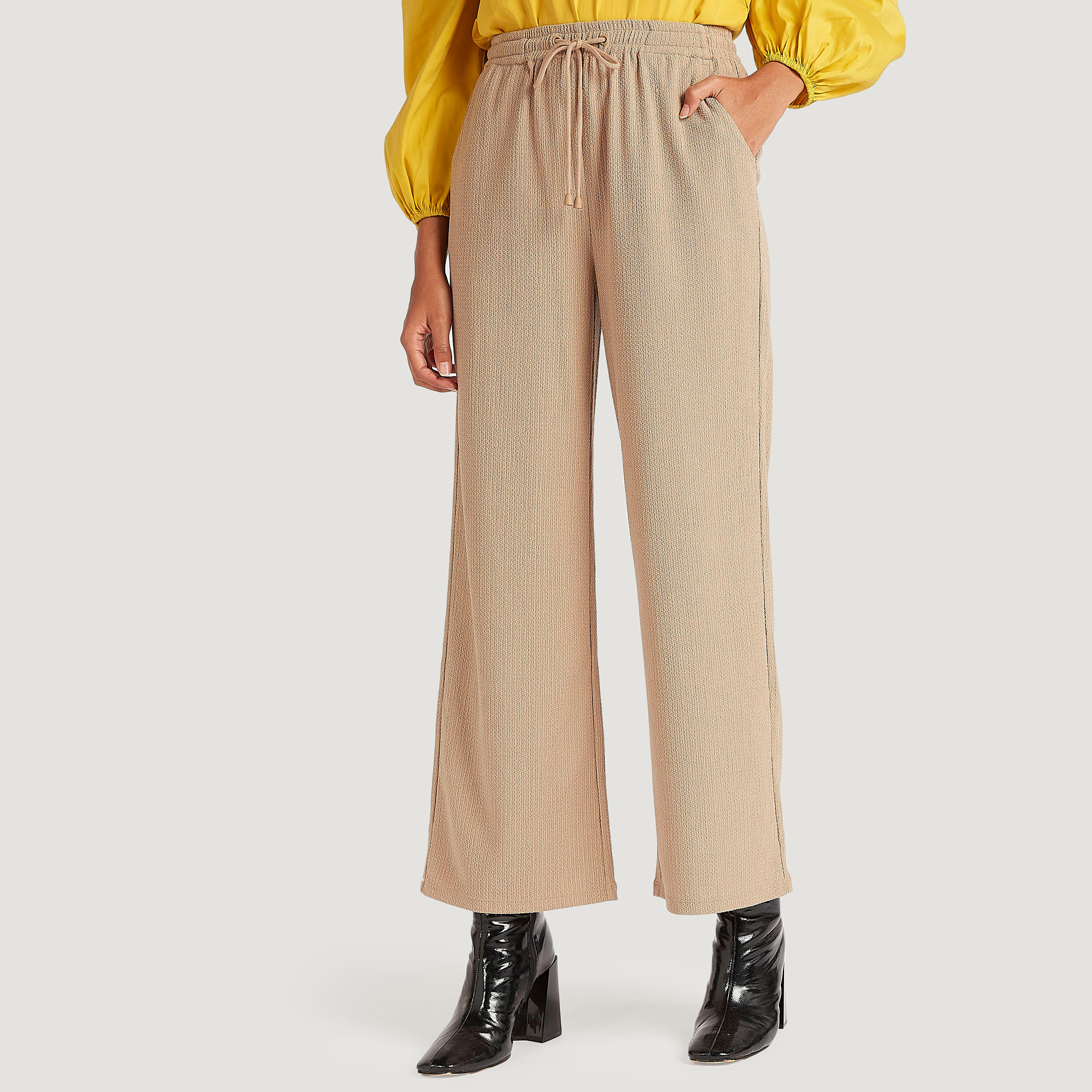 بنطلون بالازو بارز الملمس بخصر متوسّط الارتفاع ورباط إغلاق-women-clothing-bottoms-trousers-image-1