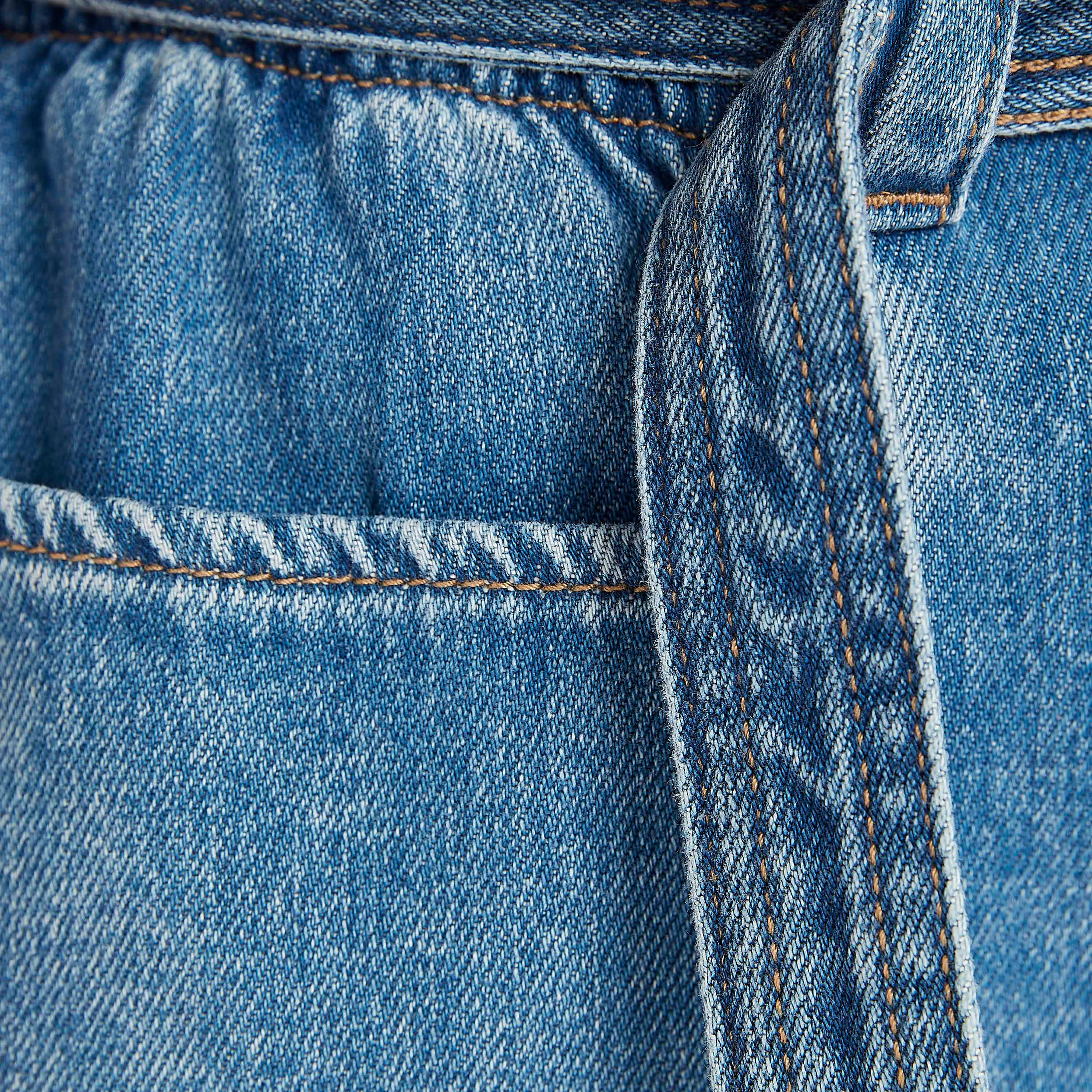 بنطلون جينز سادة بخصر متوسط الارتفاع وجيوب-women-clothing-bottoms-jeans-image-1