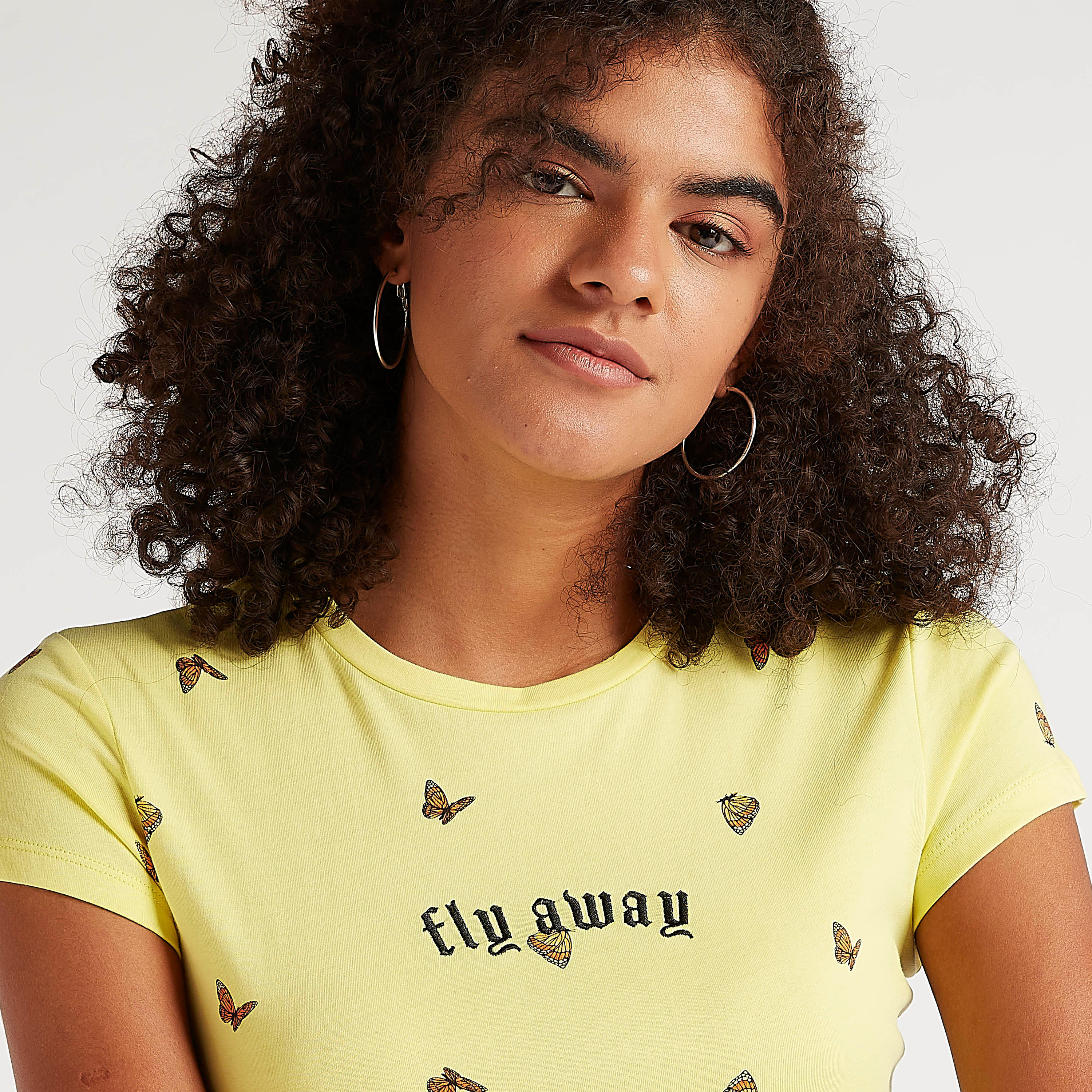 تيشيرت بياقة ضيّقة وأكمام كاب وطَبعات-women-clothing-tshirts-image-3