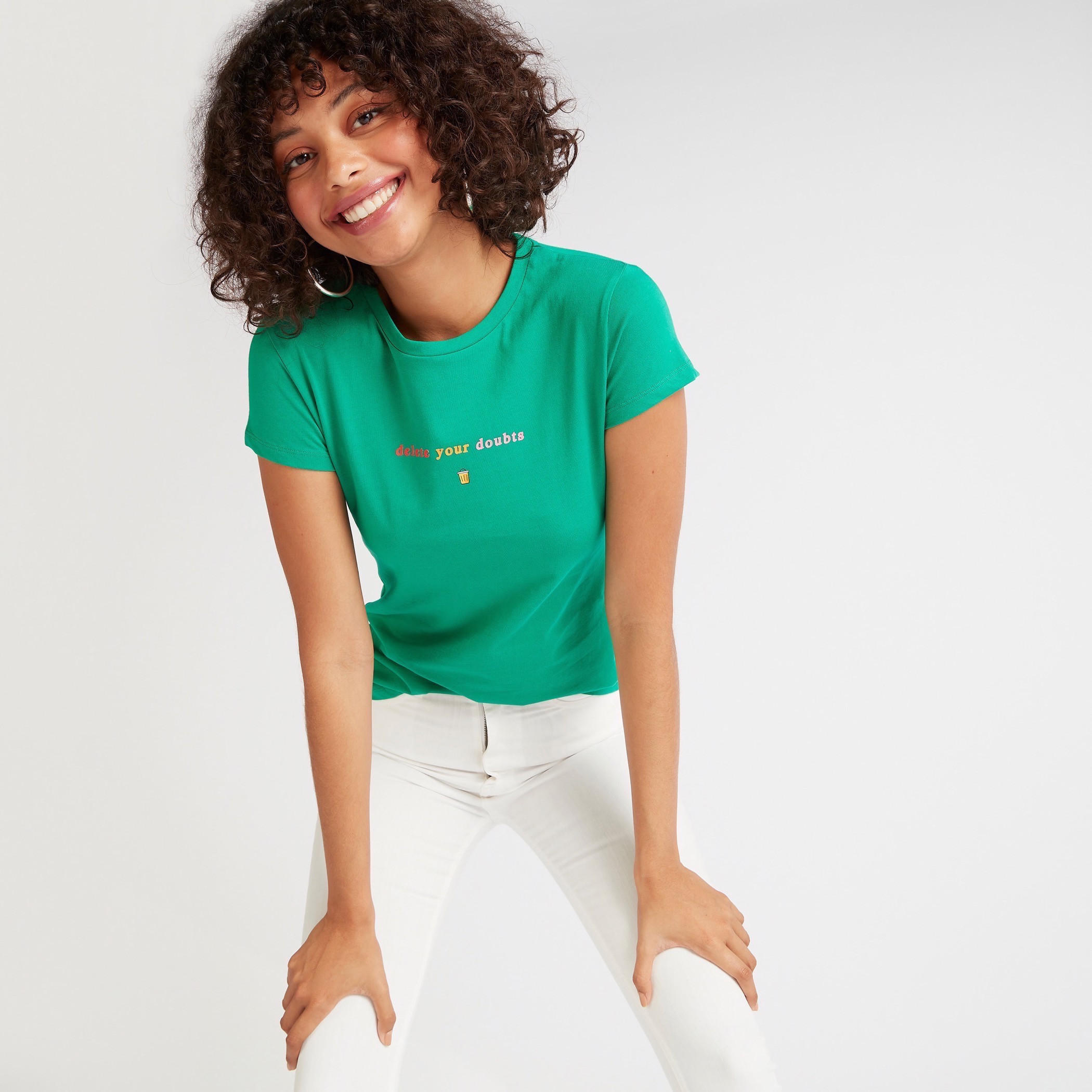 تيشيرت بياقة ضيّقة وأكمام كاب وطَبعات-women-clothing-tshirts-image-5