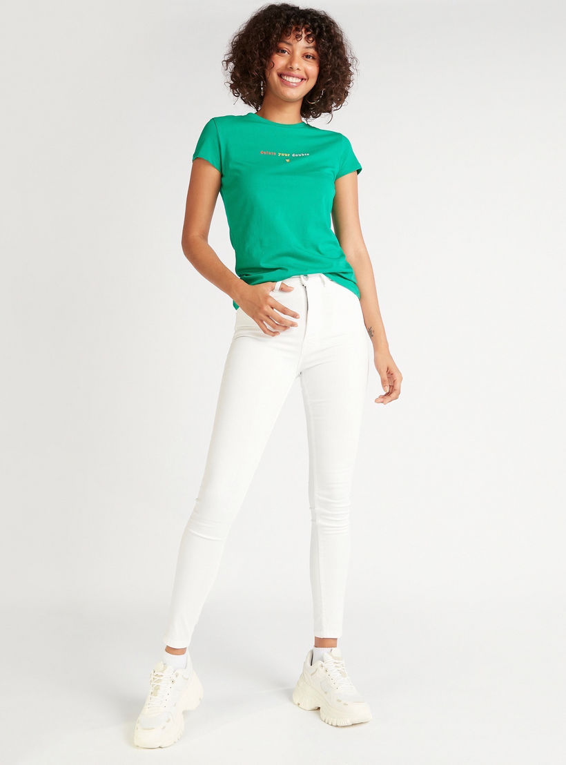 تيشيرت بياقة ضيّقة وأكمام كاب وطَبعات-women-clothing-tshirts-image-4