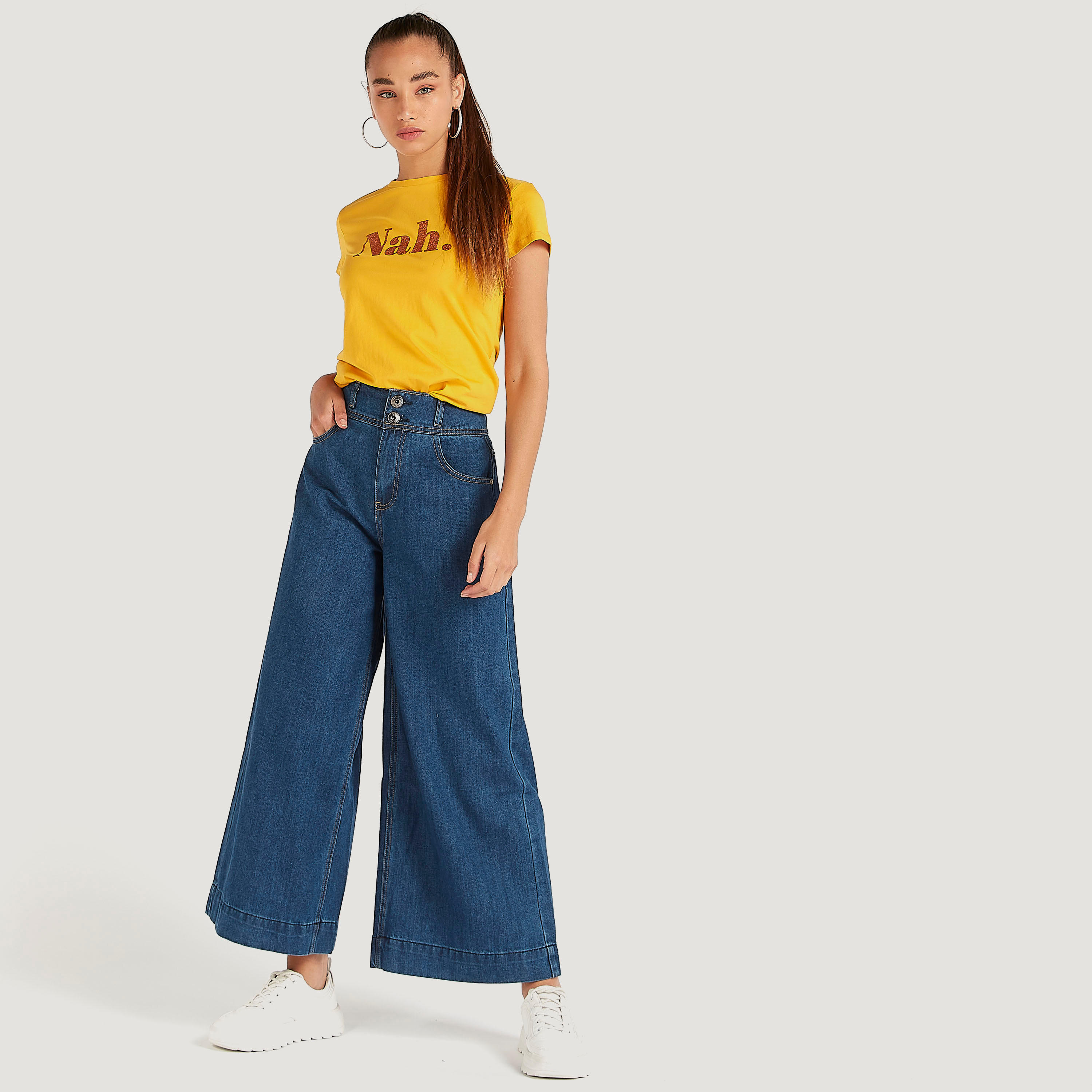 تيشيرت بياقة ضيّقة وأكمام كاب وطبعات-women-clothing-tshirts-image-3