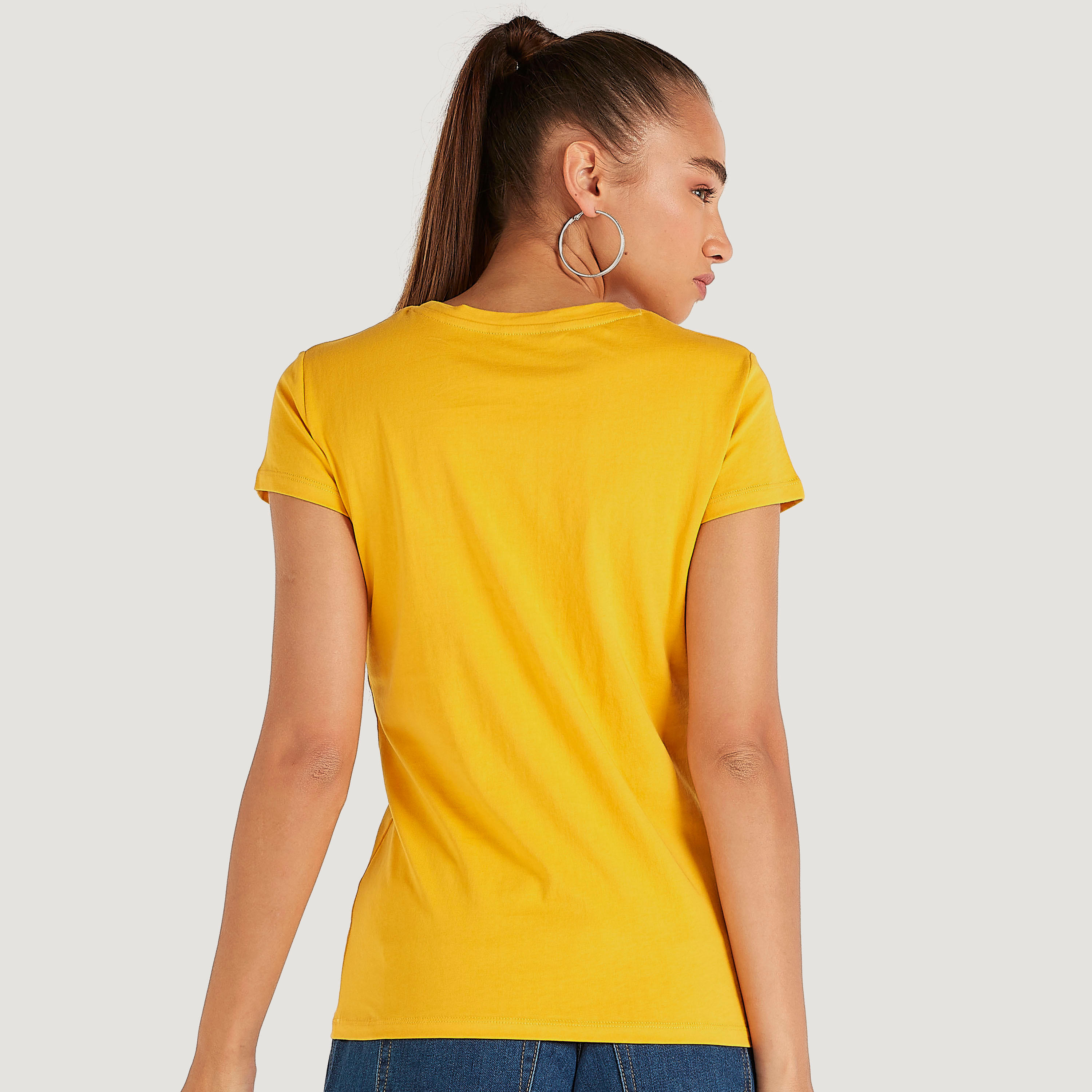 تيشيرت بياقة ضيّقة وأكمام كاب وطبعات-women-clothing-tshirts-image-1
