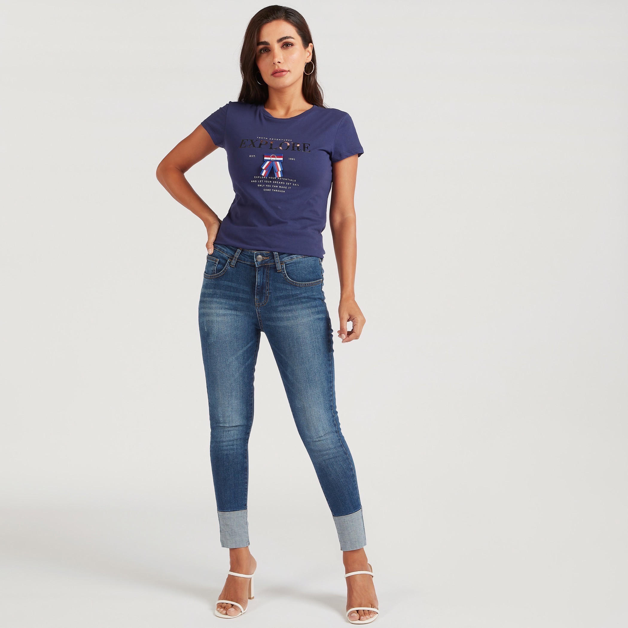 تيشيرت بياقة مستديرة وأكمام كاب وطبعات-women-clothing-tshirts-image-5