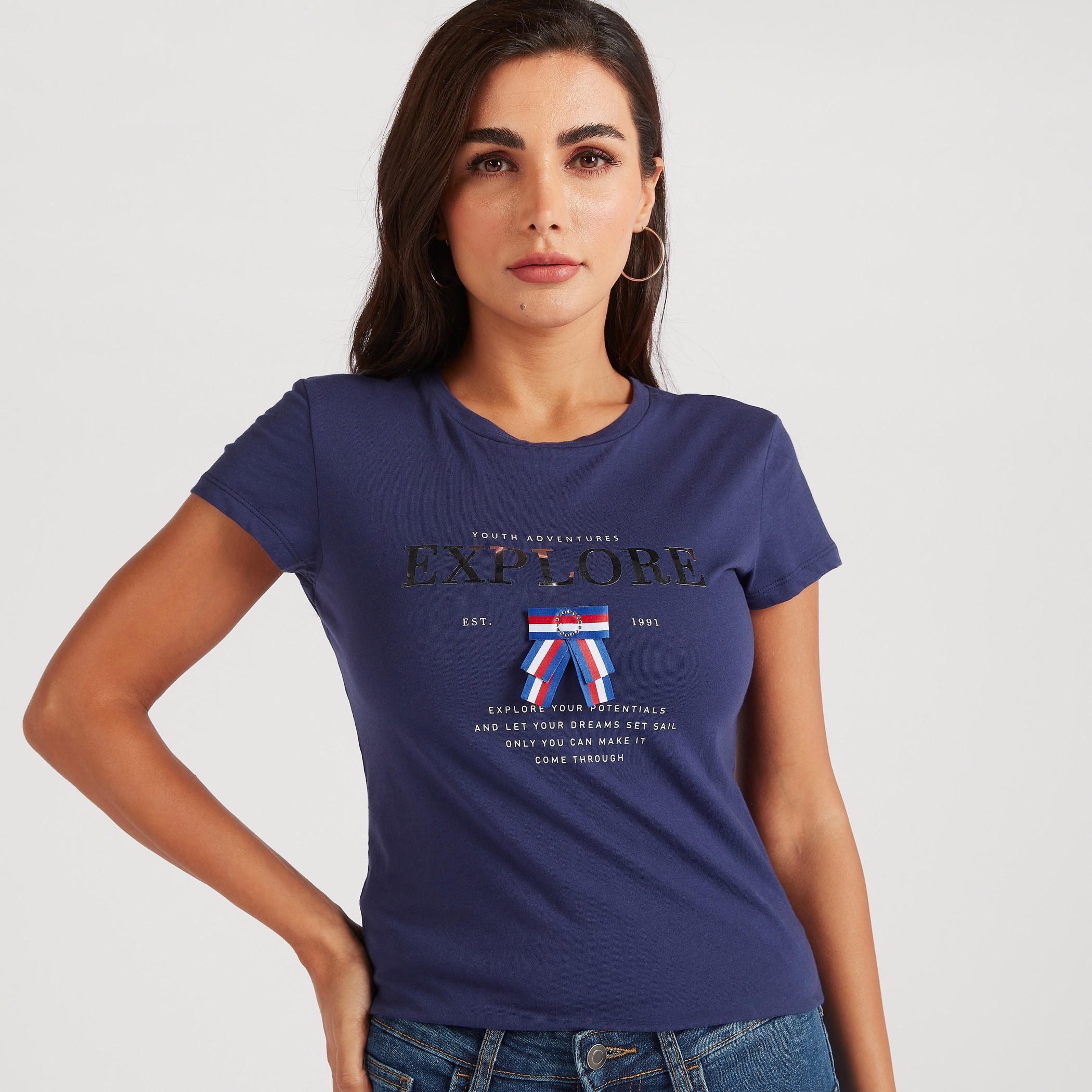 تيشيرت بياقة مستديرة وأكمام كاب وطبعات-women-clothing-tshirts-image-2