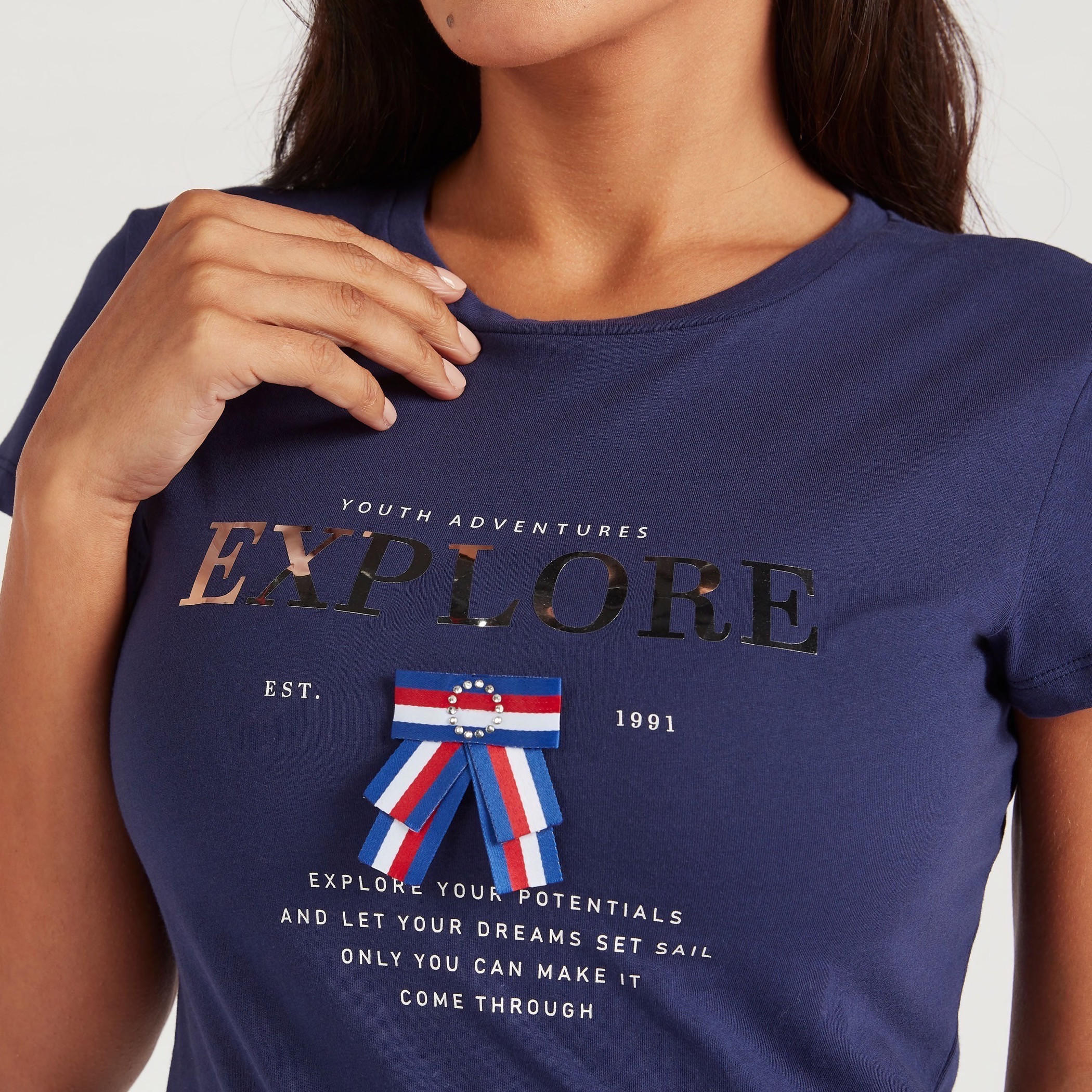 تيشيرت بياقة مستديرة وأكمام كاب وطبعات-women-clothing-tshirts-image-1