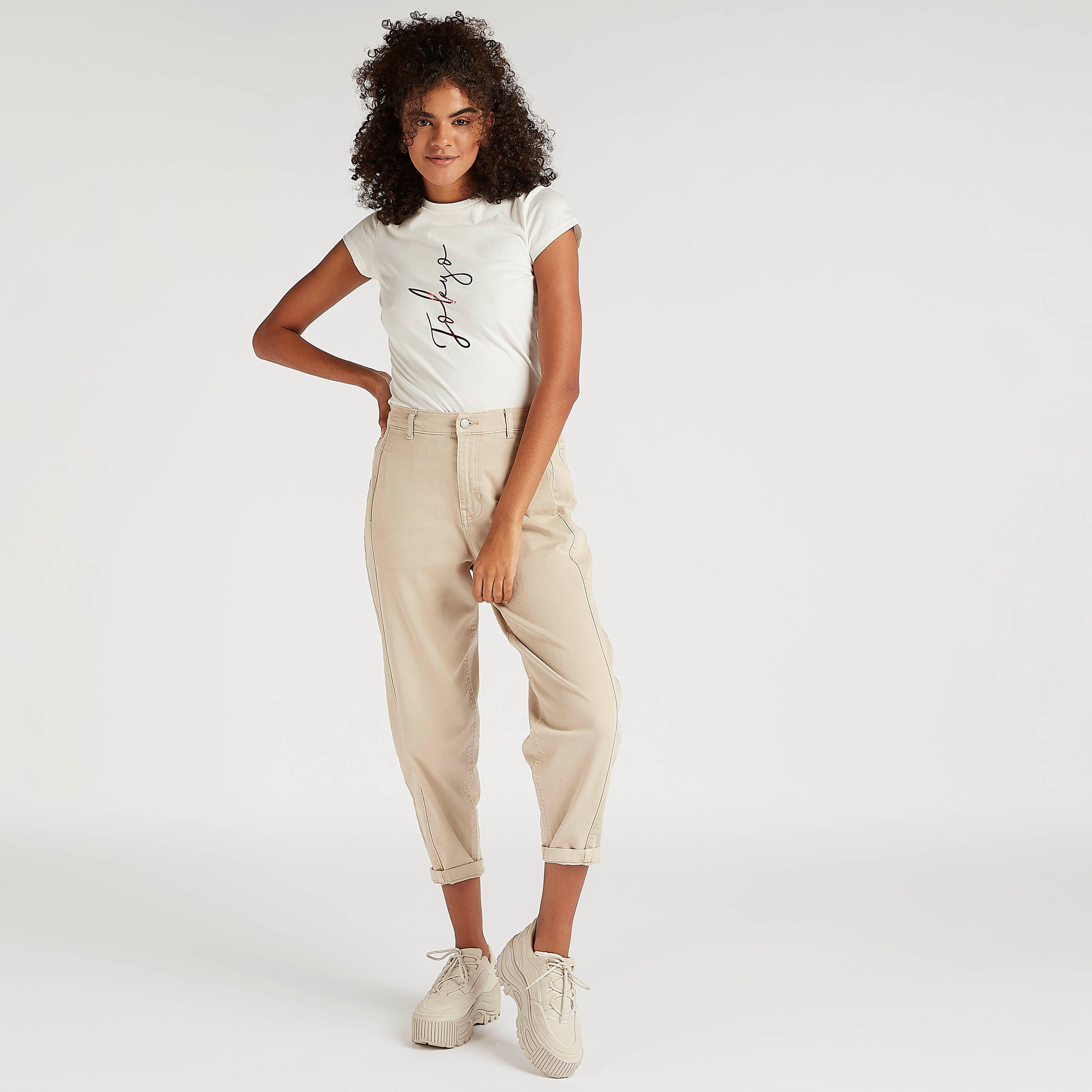 تيشيرت بياقة ضيّقة وأكمام كاب وطَبعات-women-clothing-tshirts-image-4