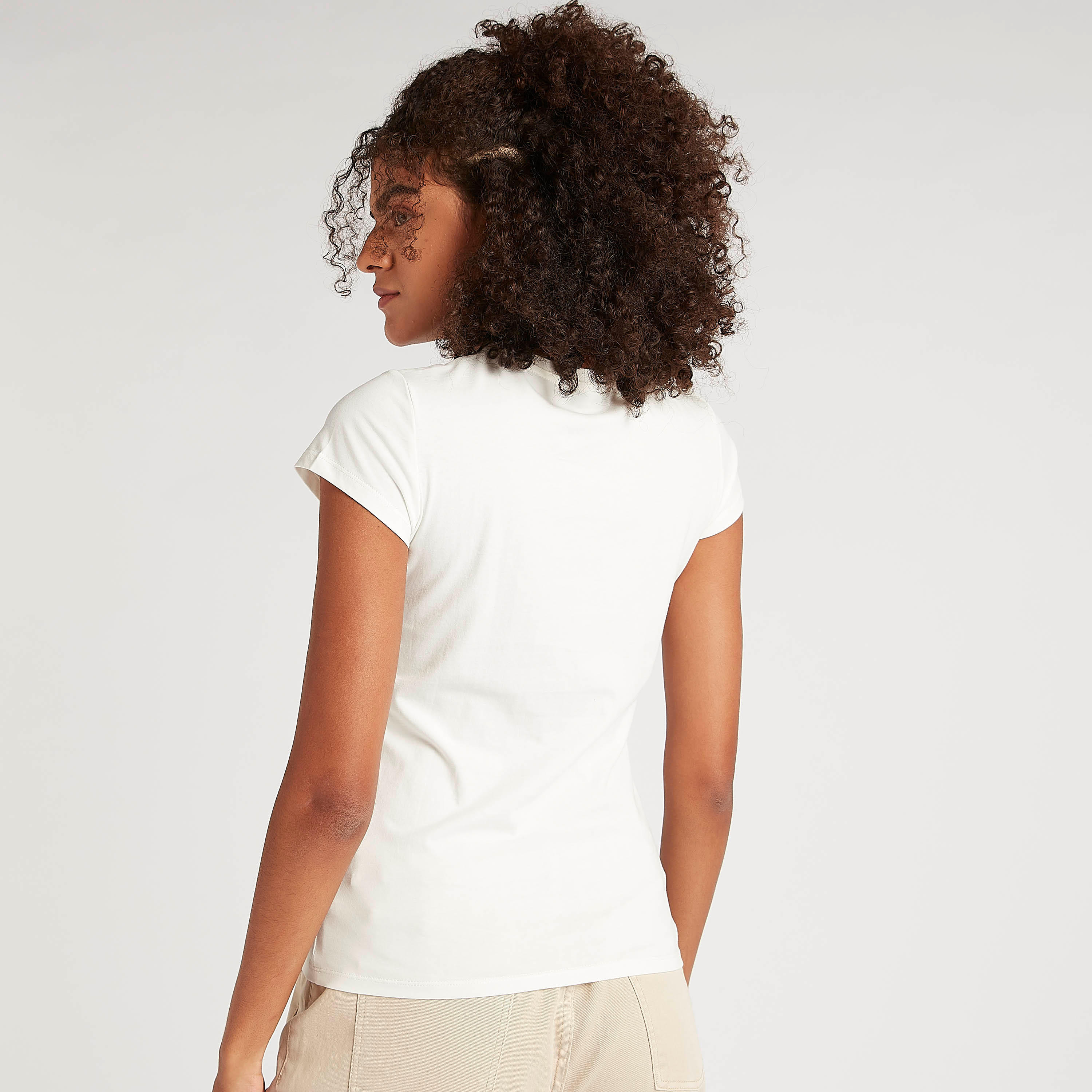 تيشيرت بياقة ضيّقة وأكمام كاب وطَبعات-women-clothing-tshirts-image-2
