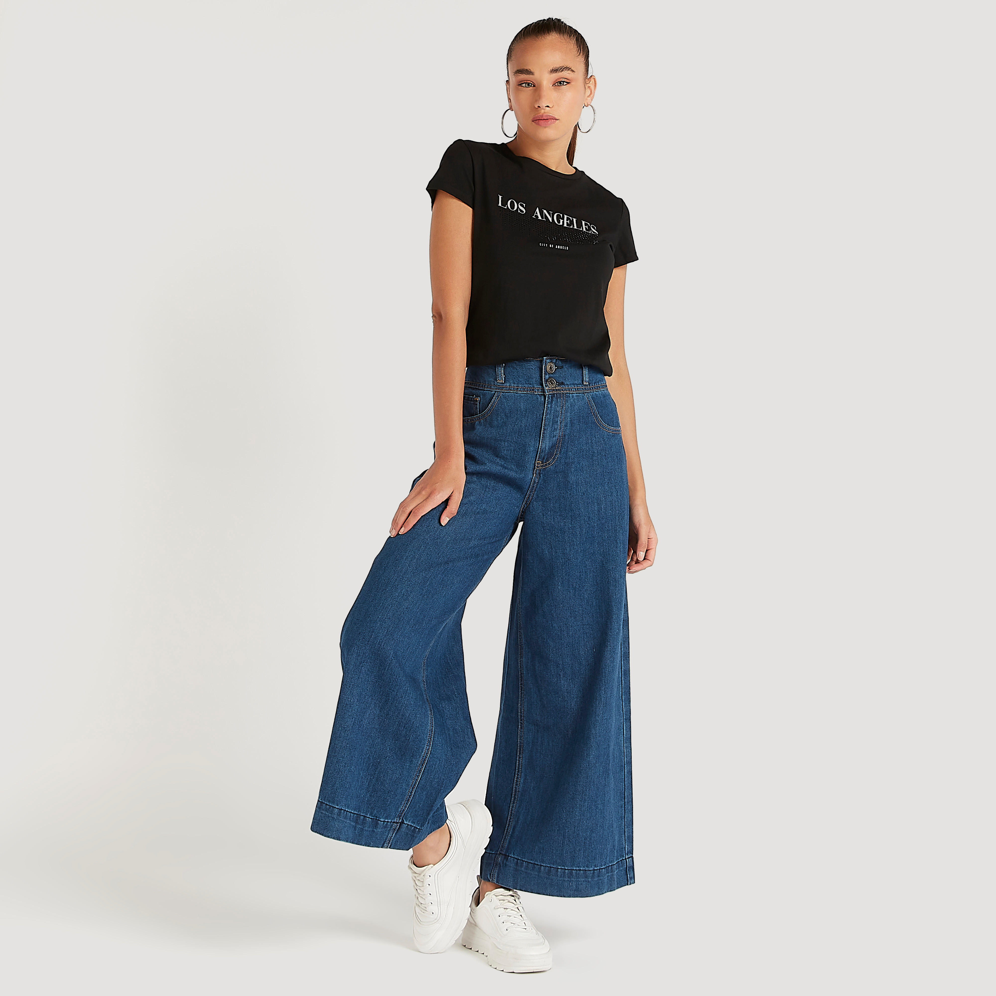 تيشيرت بياقة ضيّقة وأكمام كاب وطبعات-women-clothing-tshirts-image-3