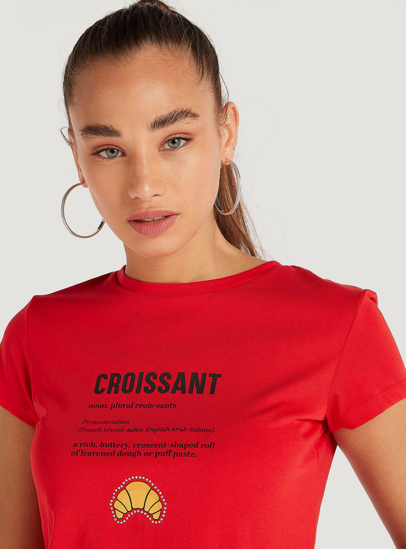 تيشيرت بياقة ضيّقة وأكمام كاب وطبعات-women-clothing-tshirts-image-3