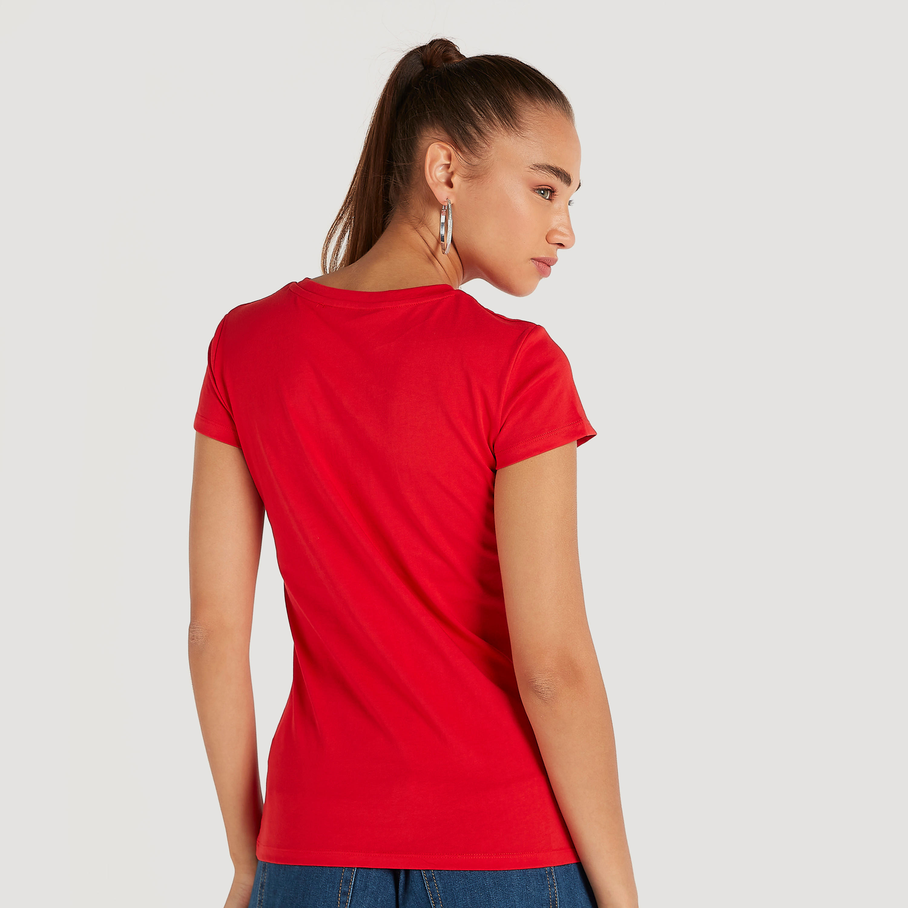 تيشيرت بياقة ضيّقة وأكمام كاب وطبعات-women-clothing-tshirts-image-2