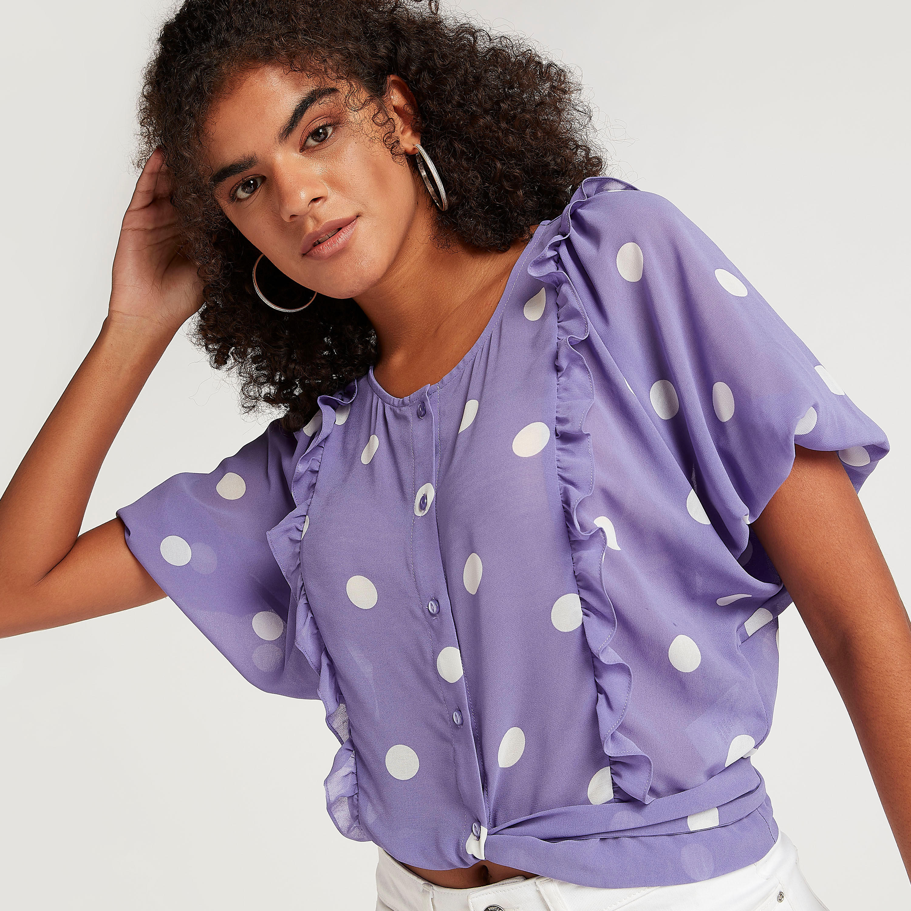بلوزة منقّطة بياقة مستديرة وأكمام قصيرة-women-clothing-shirtsandblouses-blouses-image-1