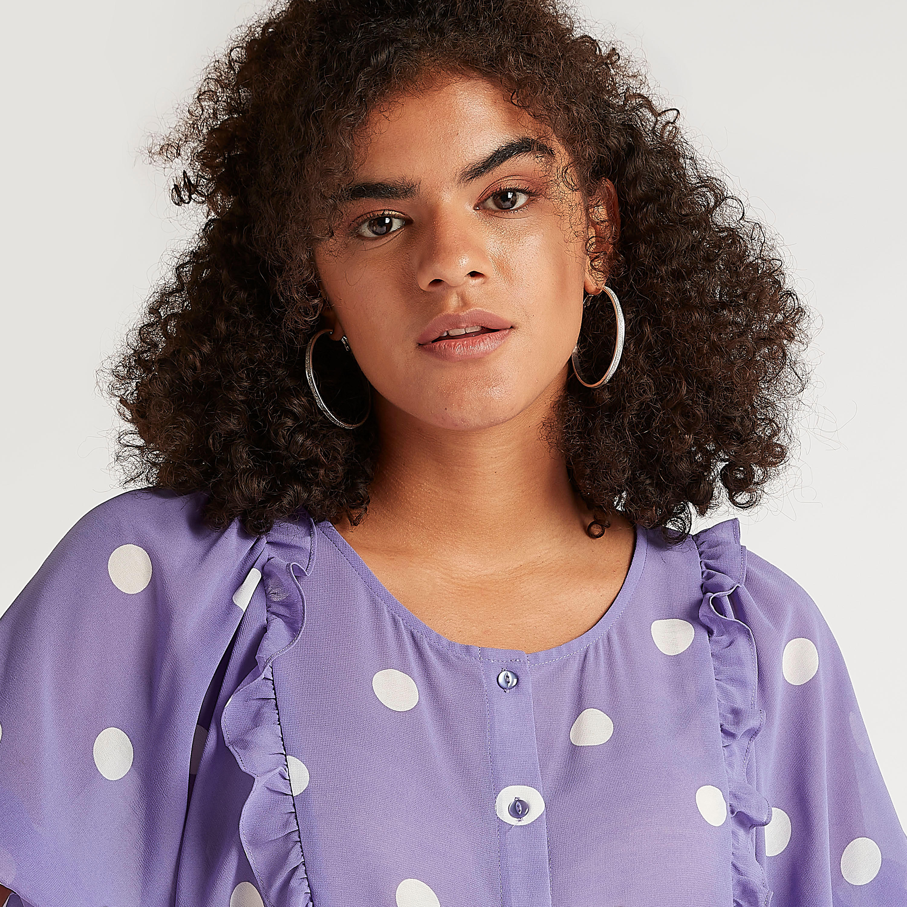 بلوزة منقّطة بياقة مستديرة وأكمام قصيرة-women-clothing-shirtsandblouses-blouses-image-3