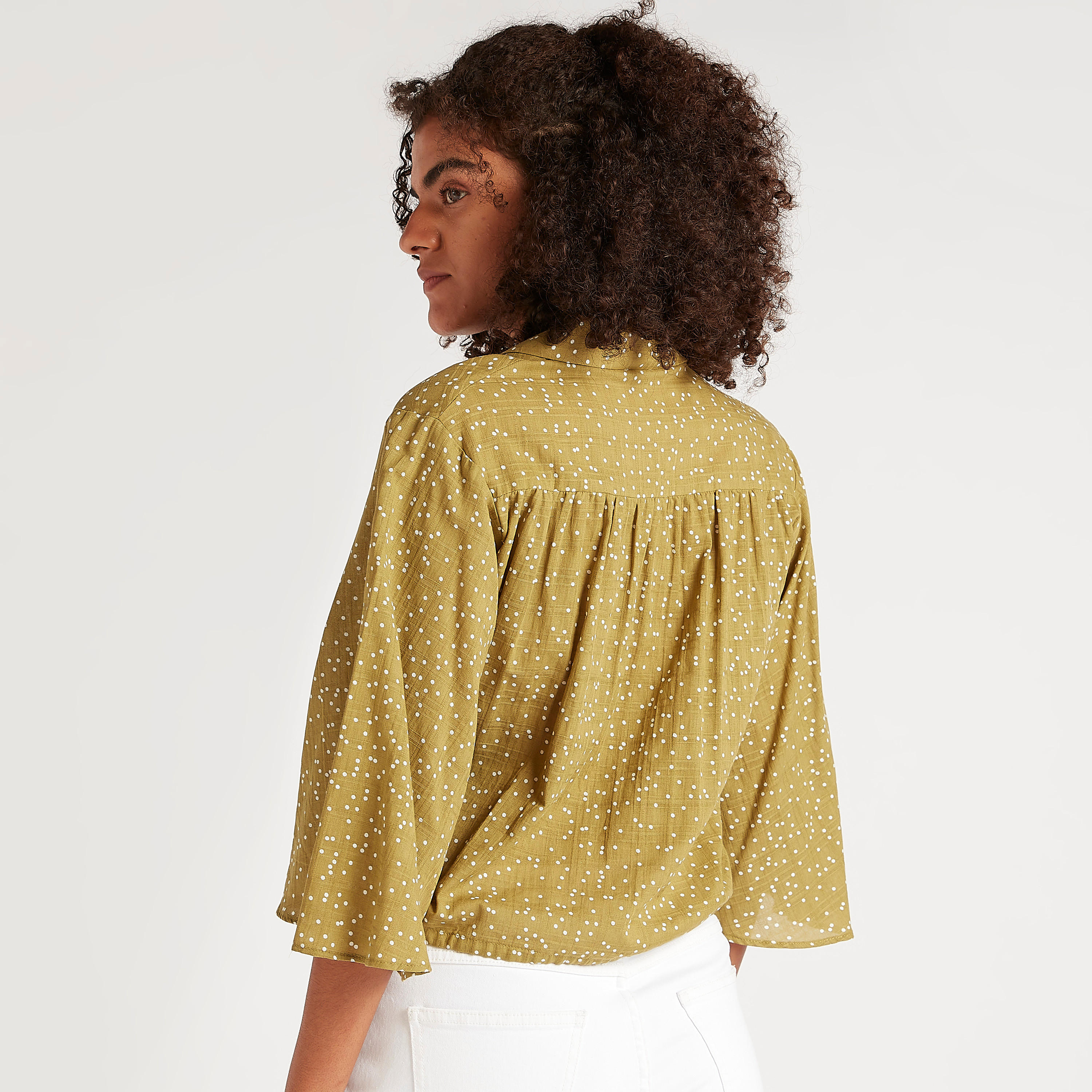 بلوزة منقّطة بياقة عادية وأكمام واسعة-women-clothing-shirtsandblouses-blouses-image-4