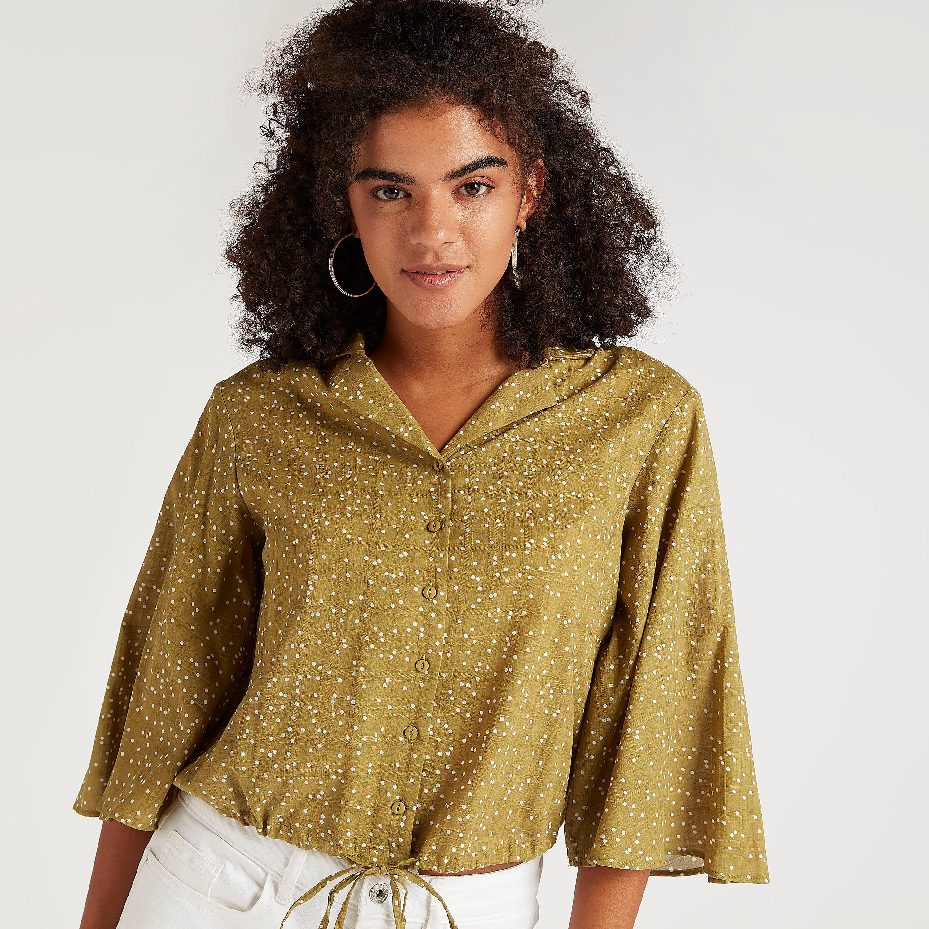 بلوزة منقّطة بياقة عادية وأكمام واسعة-women-clothing-shirtsandblouses-blouses-image-5