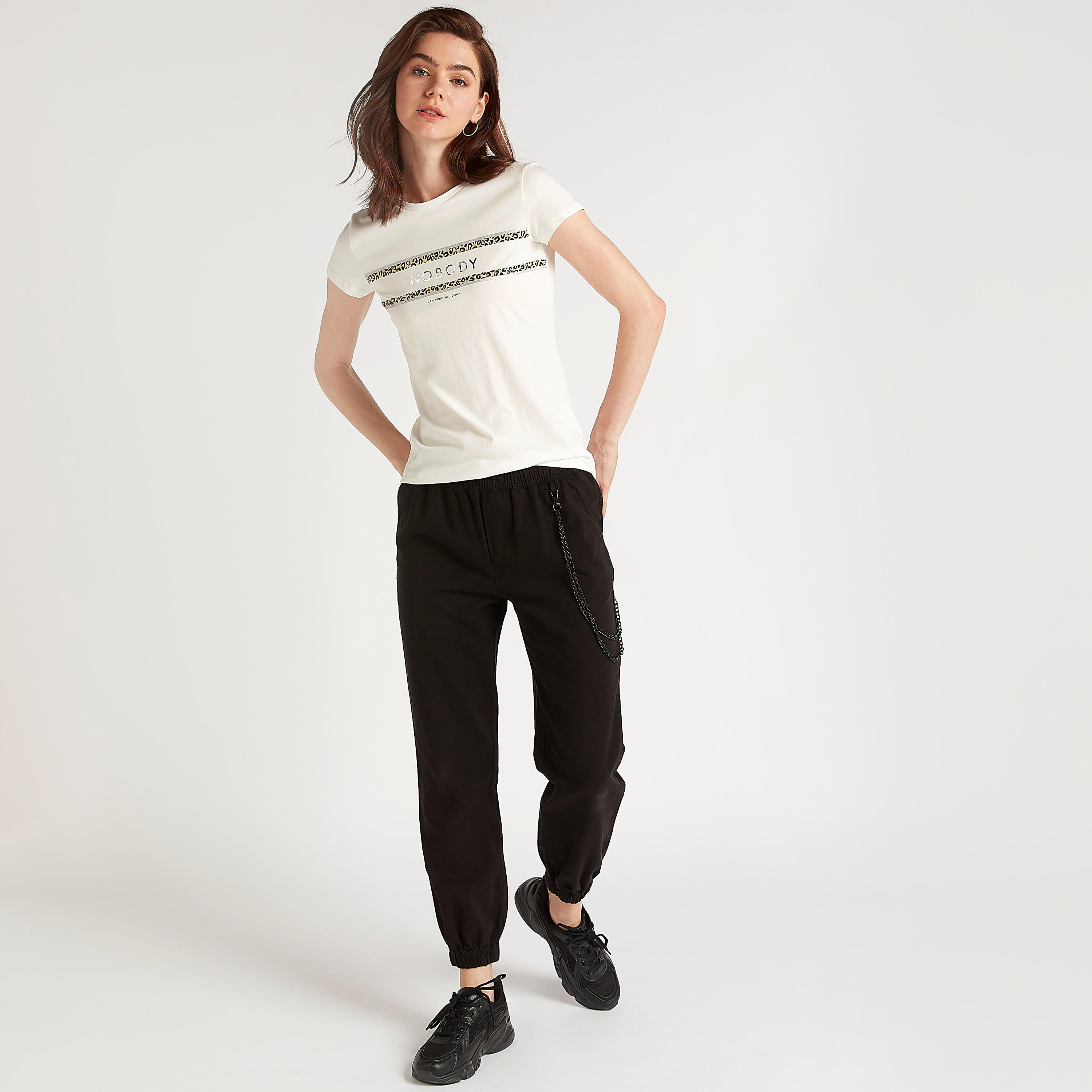 تيشيرت بياقة ضيّقة وأكمام كاب وطبعات-women-clothing-tshirts-image-2