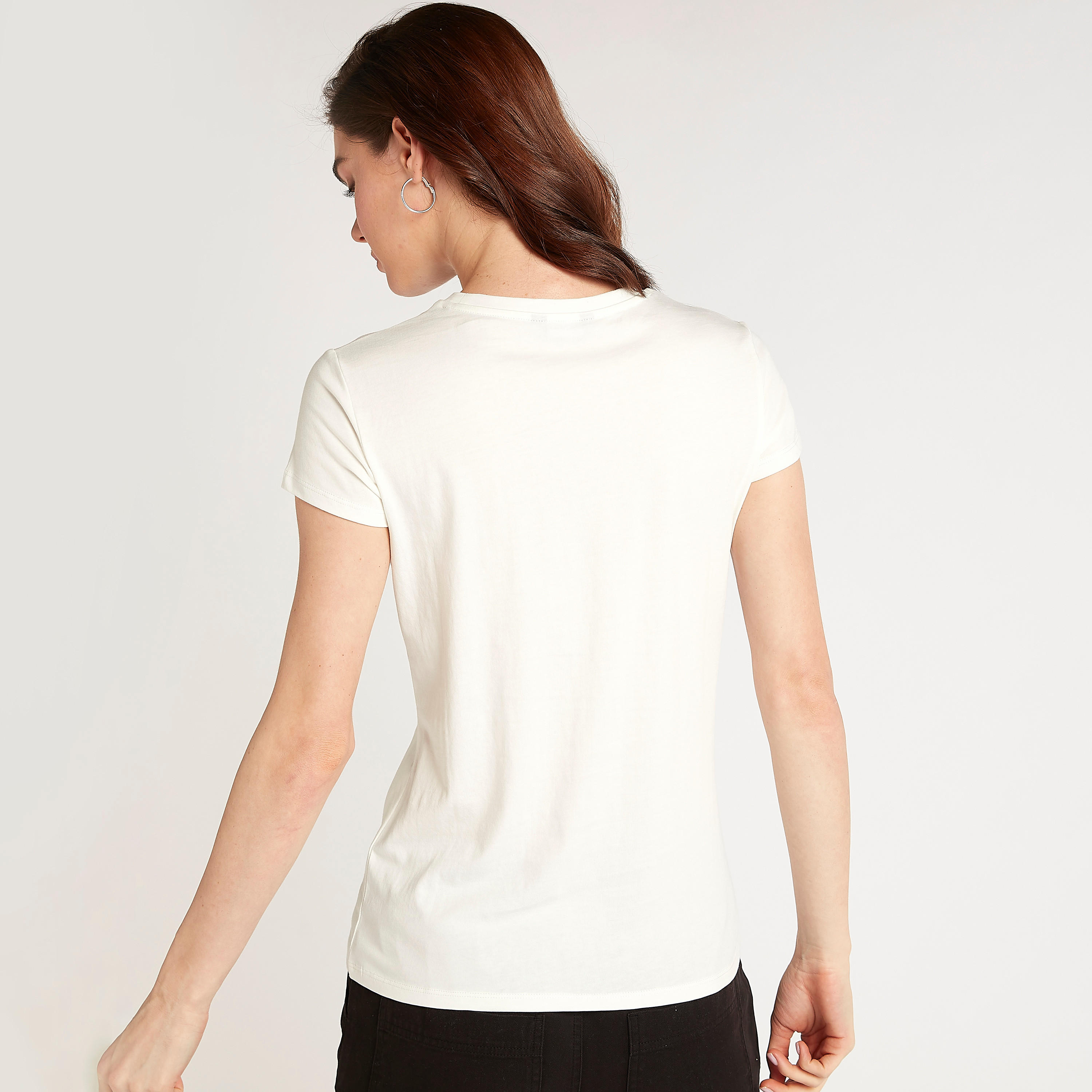 تيشيرت بياقة ضيّقة وأكمام كاب وطبعات-women-clothing-tshirts-image-4