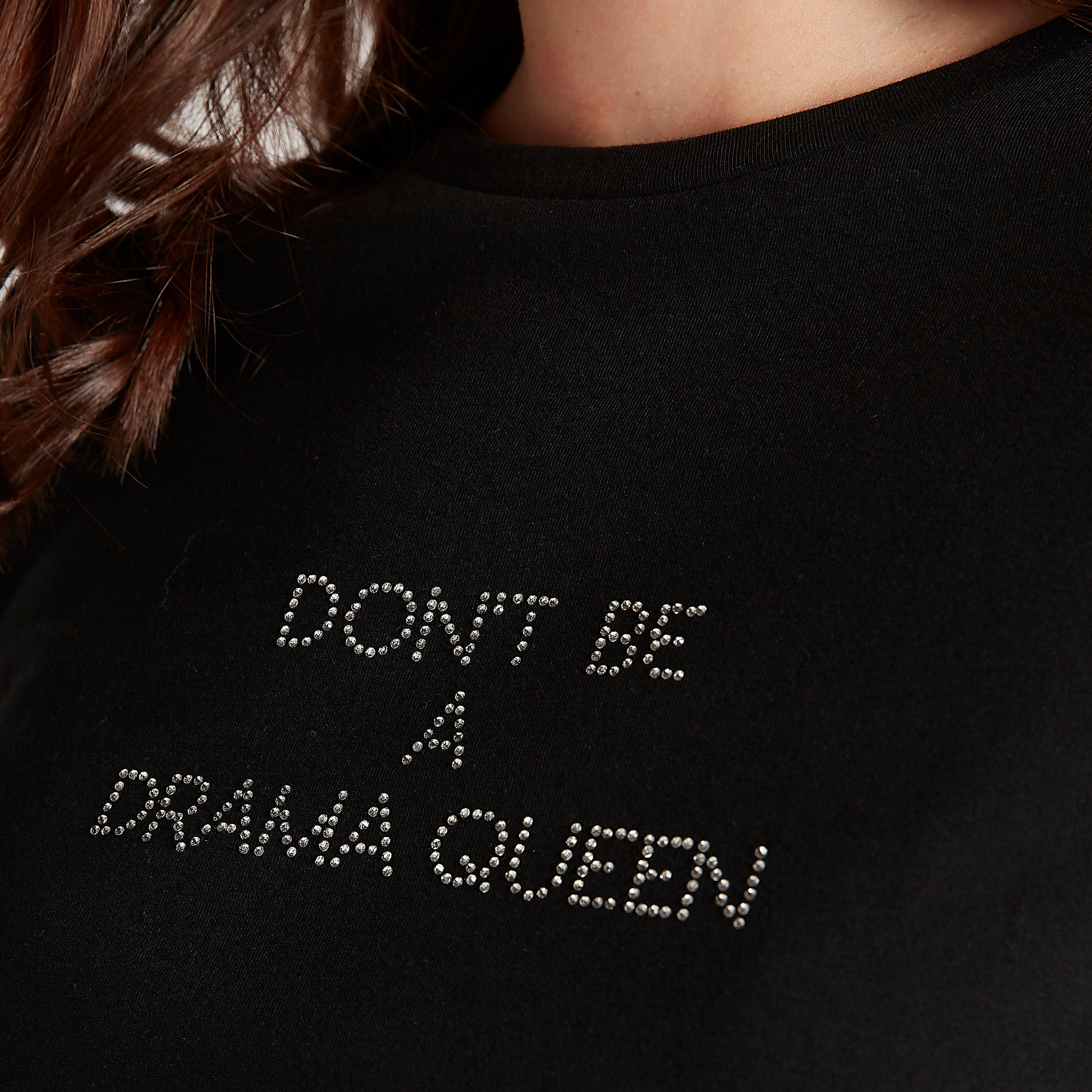 تيشيرت مزيّن بياقة ضيّقة وأكمام كاب-women-clothing-tshirts-image-3