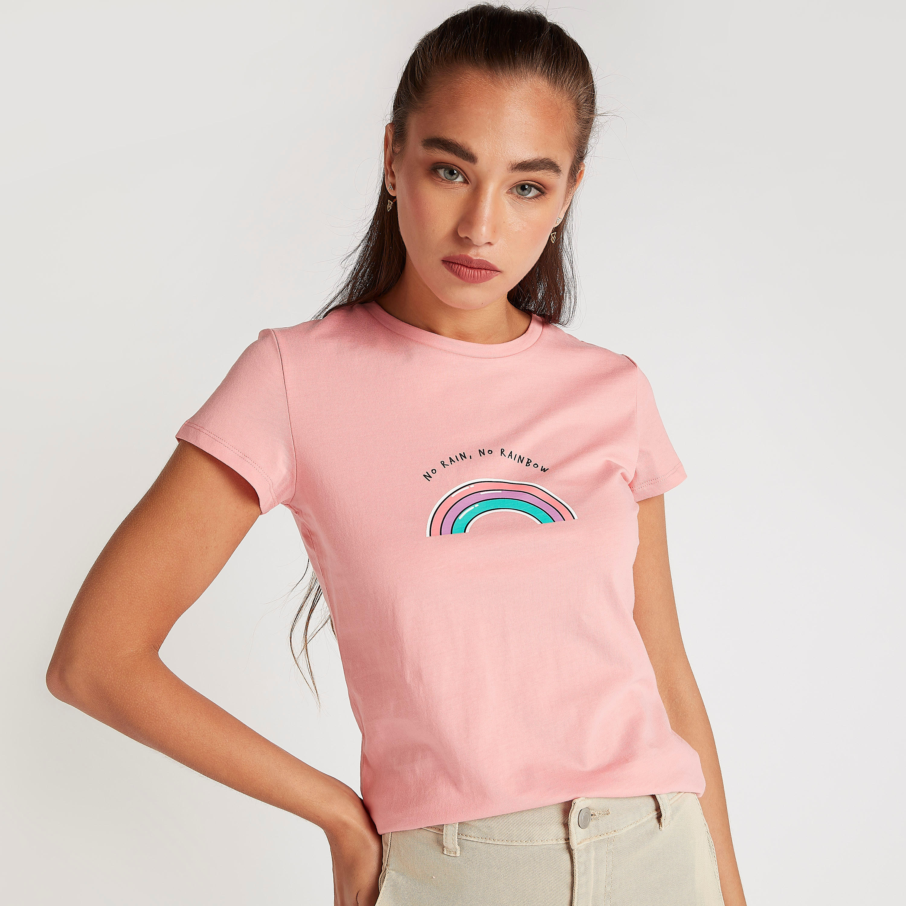 تيشيرت بياقة ضيّقة وأكمام كاب وطبعات-women-clothing-tshirts-image-1