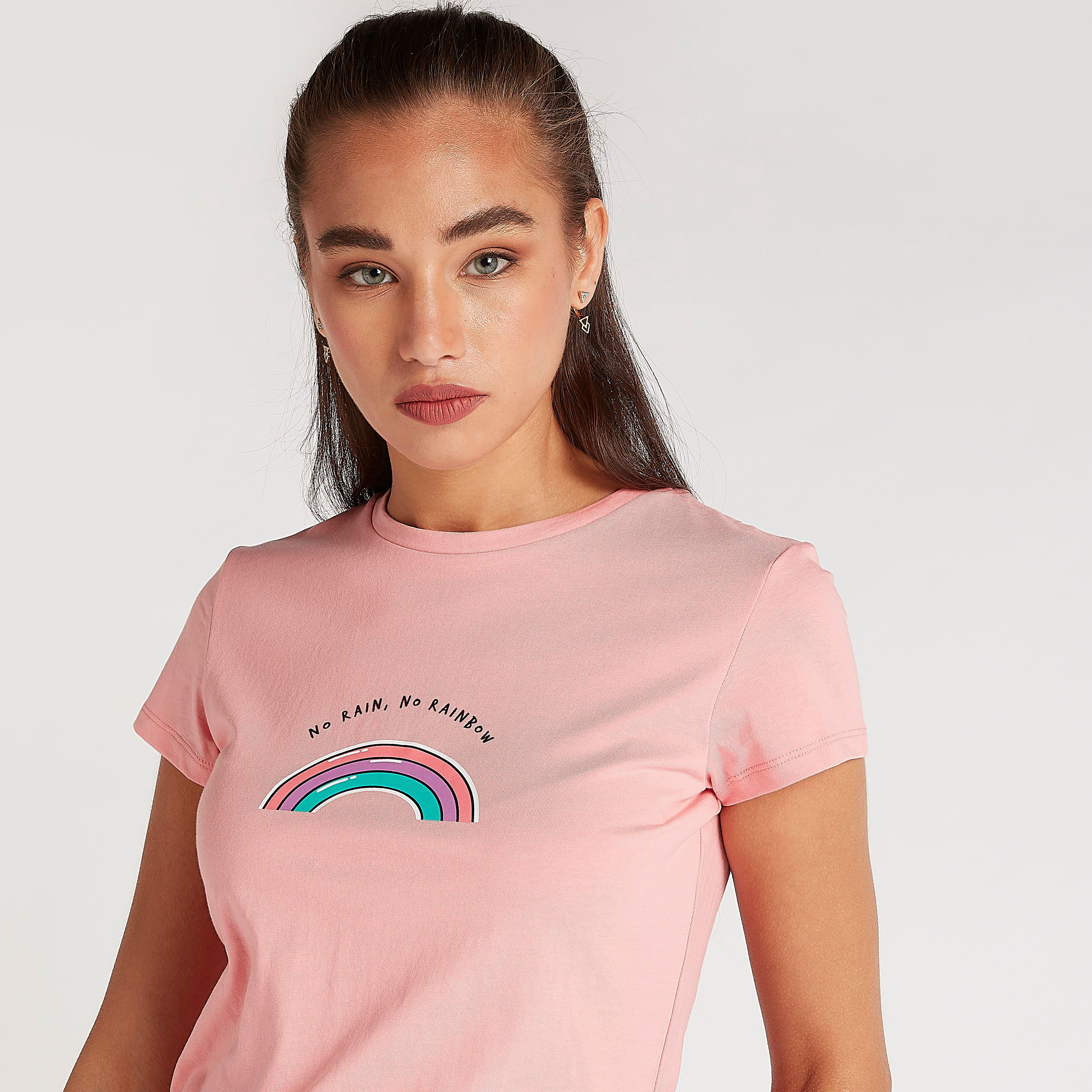 تيشيرت بياقة ضيّقة وأكمام كاب وطبعات-women-clothing-tshirts-image-5