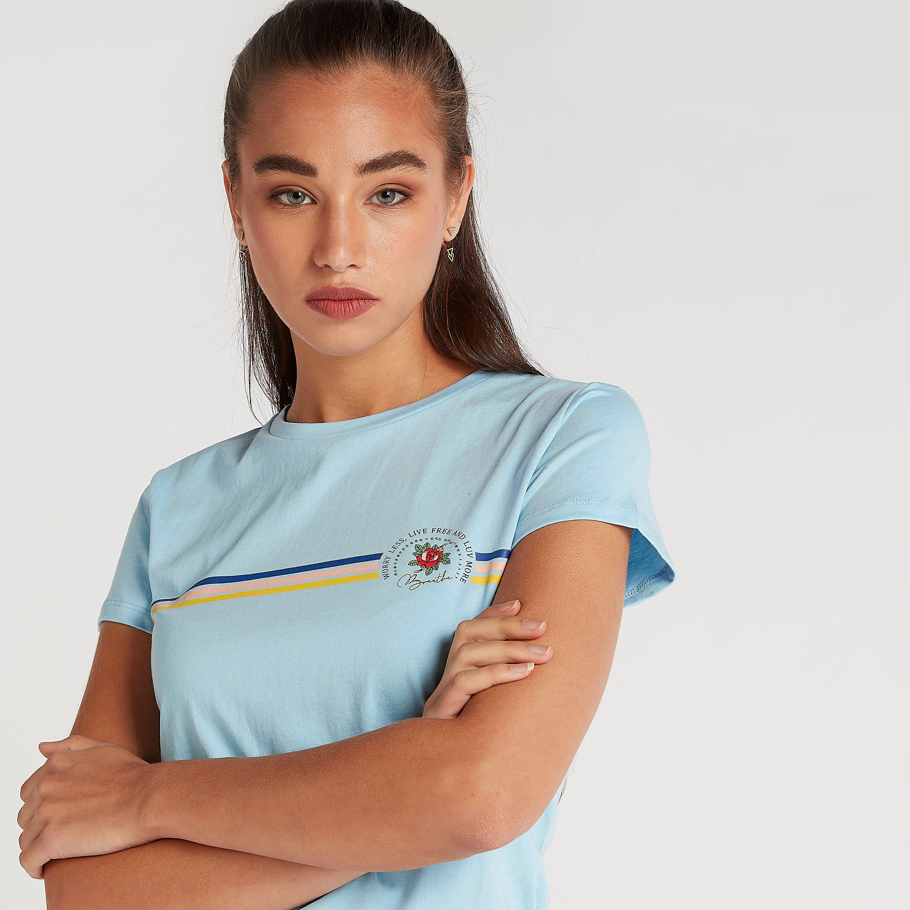 تيشيرت بياقة ضيّقة وأكمام كاب وطبعات-women-clothing-tshirts-image-3