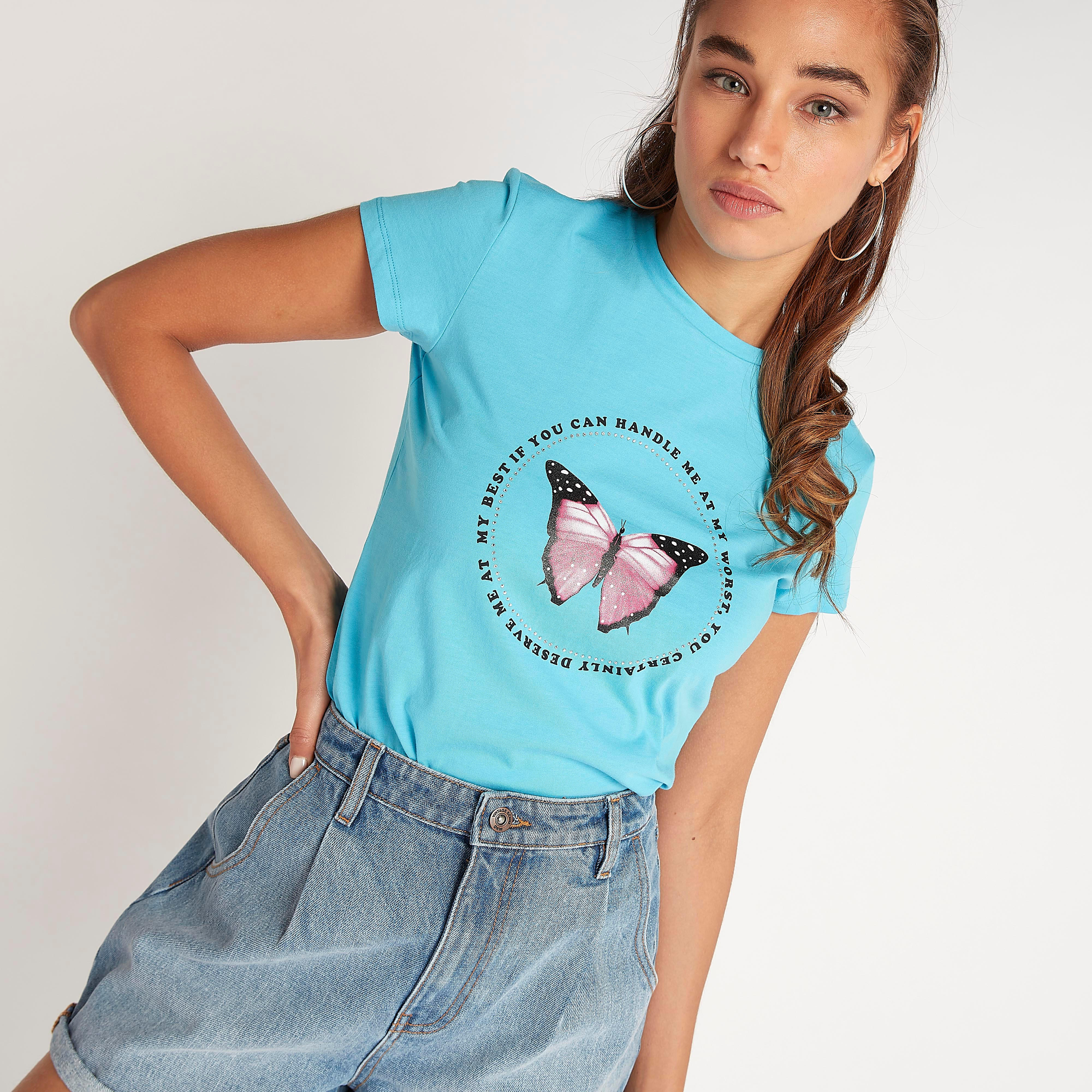 تيشيرت بياقة ضيّقة وأكمام كاب وطبعات-women-clothing-tshirts-image-5