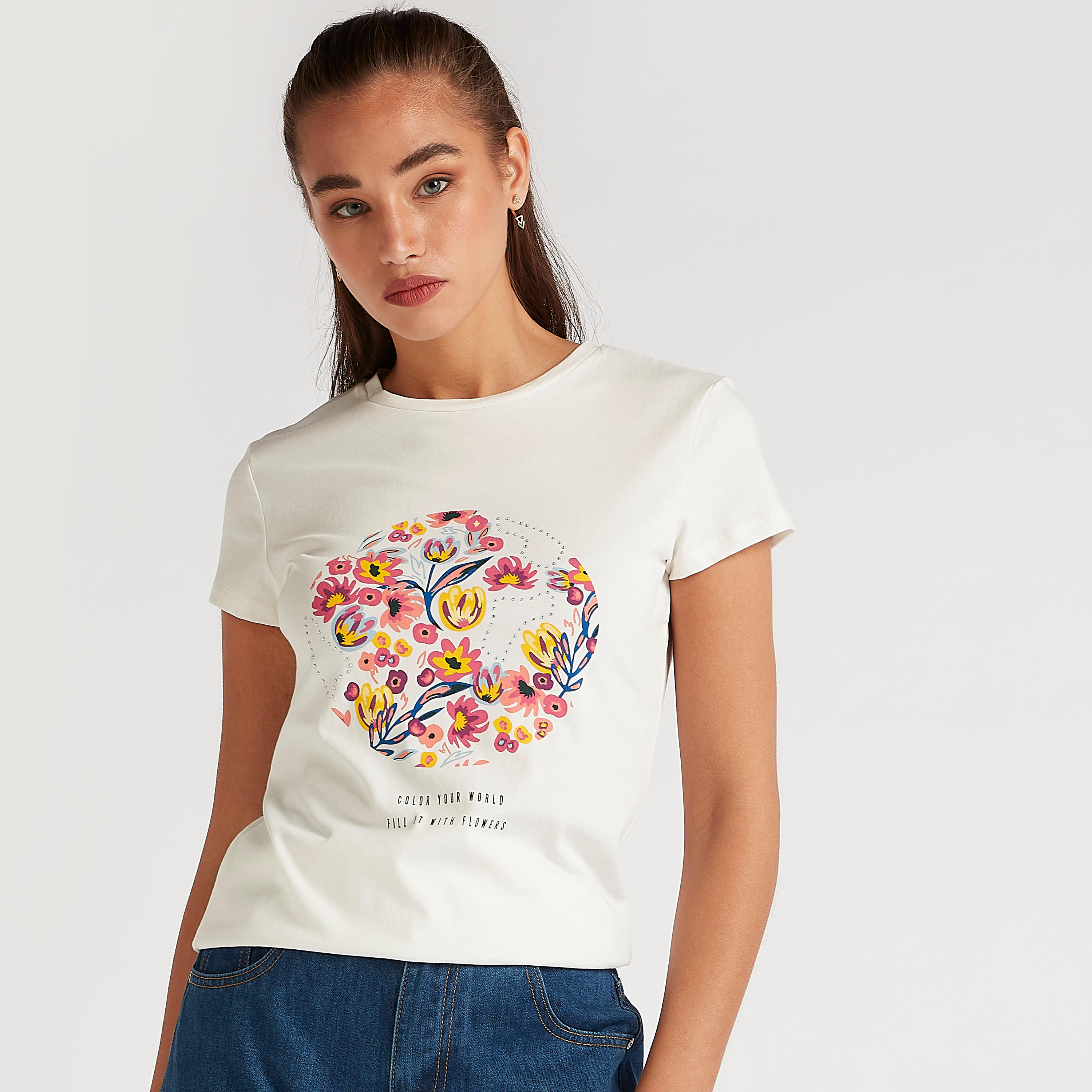 تيشيرت بياقة ضيّقة وأكمام كاب وطبعات-women-clothing-tshirts-image-1