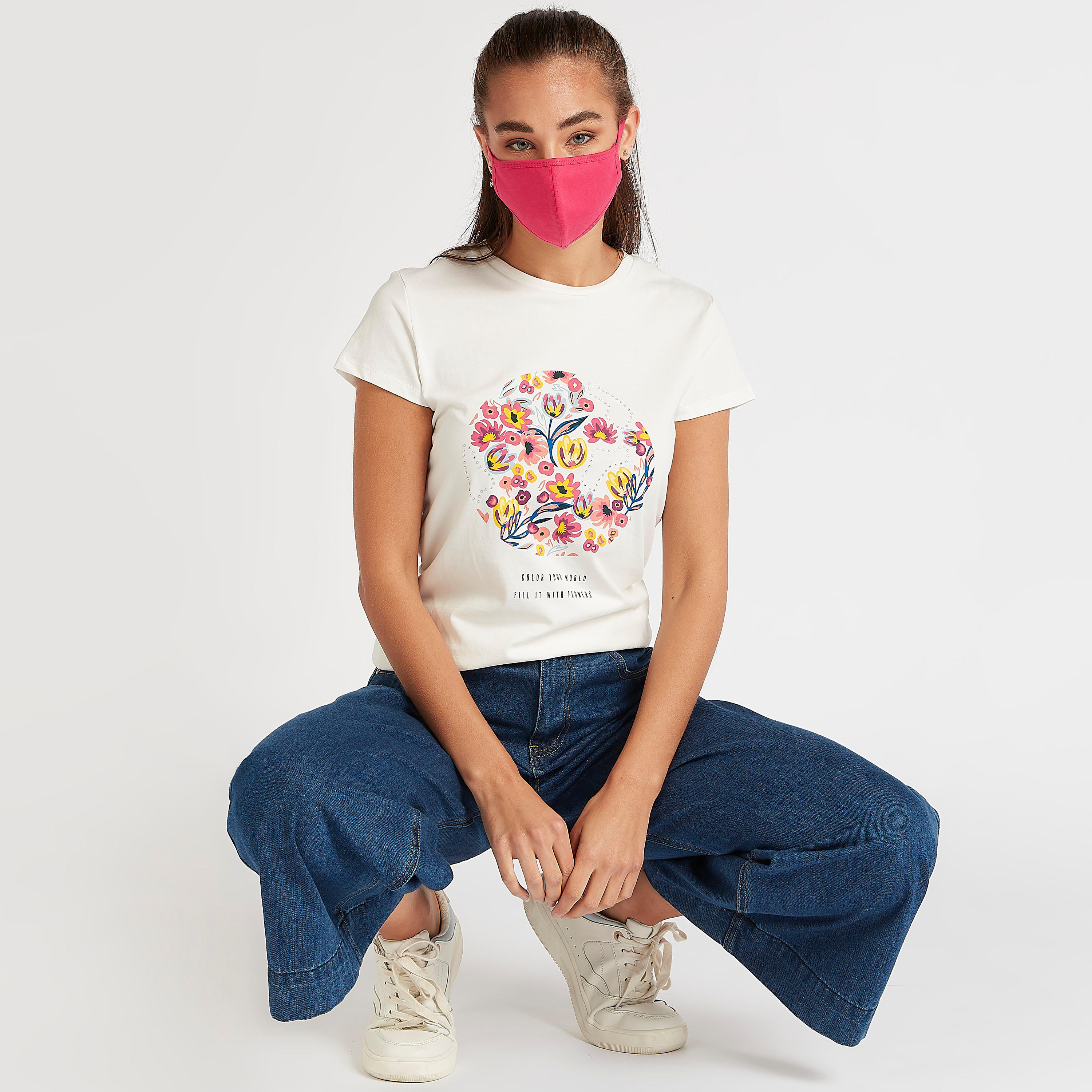 تيشيرت بياقة ضيّقة وأكمام كاب وطبعات-women-clothing-tshirts-image-5
