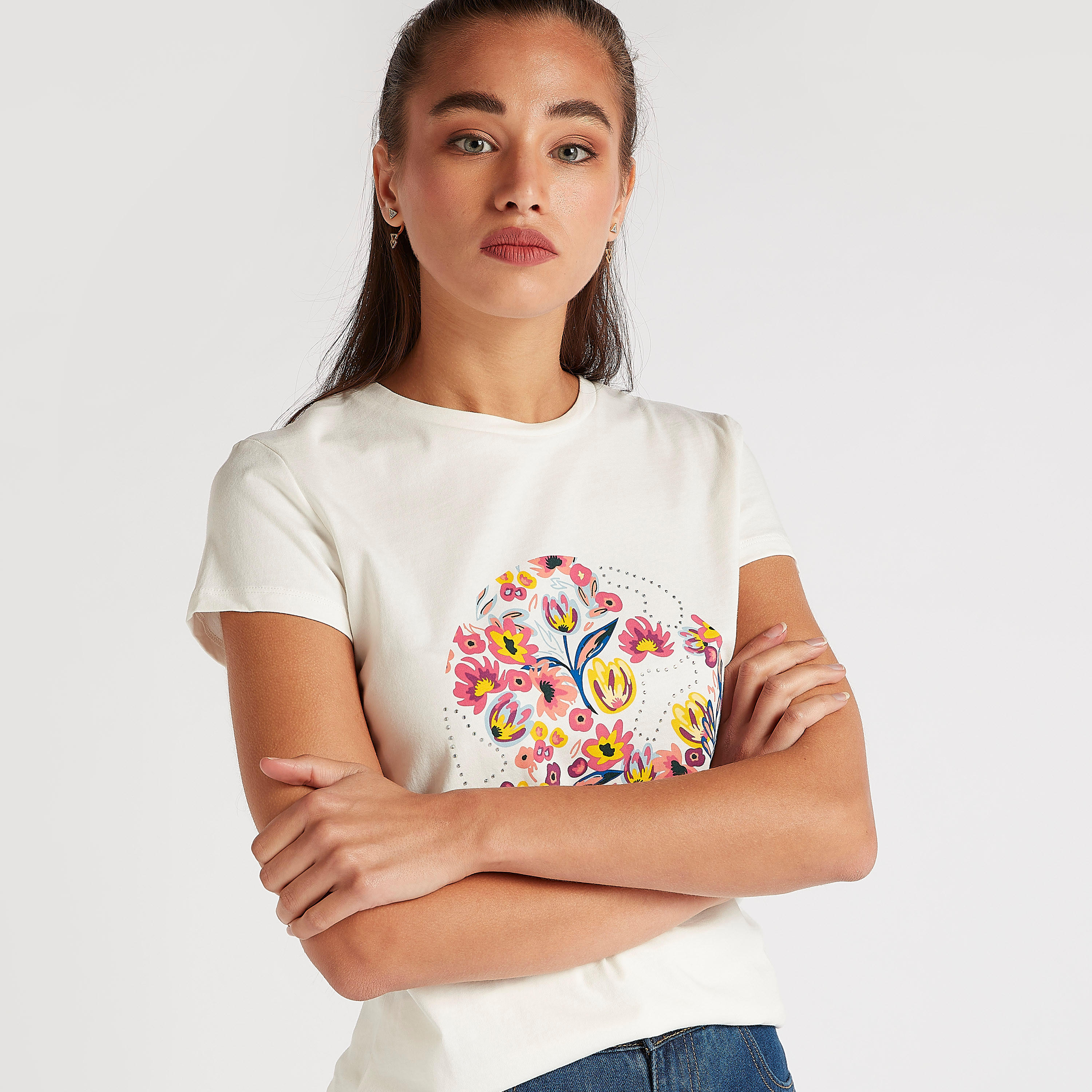 تيشيرت بياقة ضيّقة وأكمام كاب وطبعات-women-clothing-tshirts-image-6