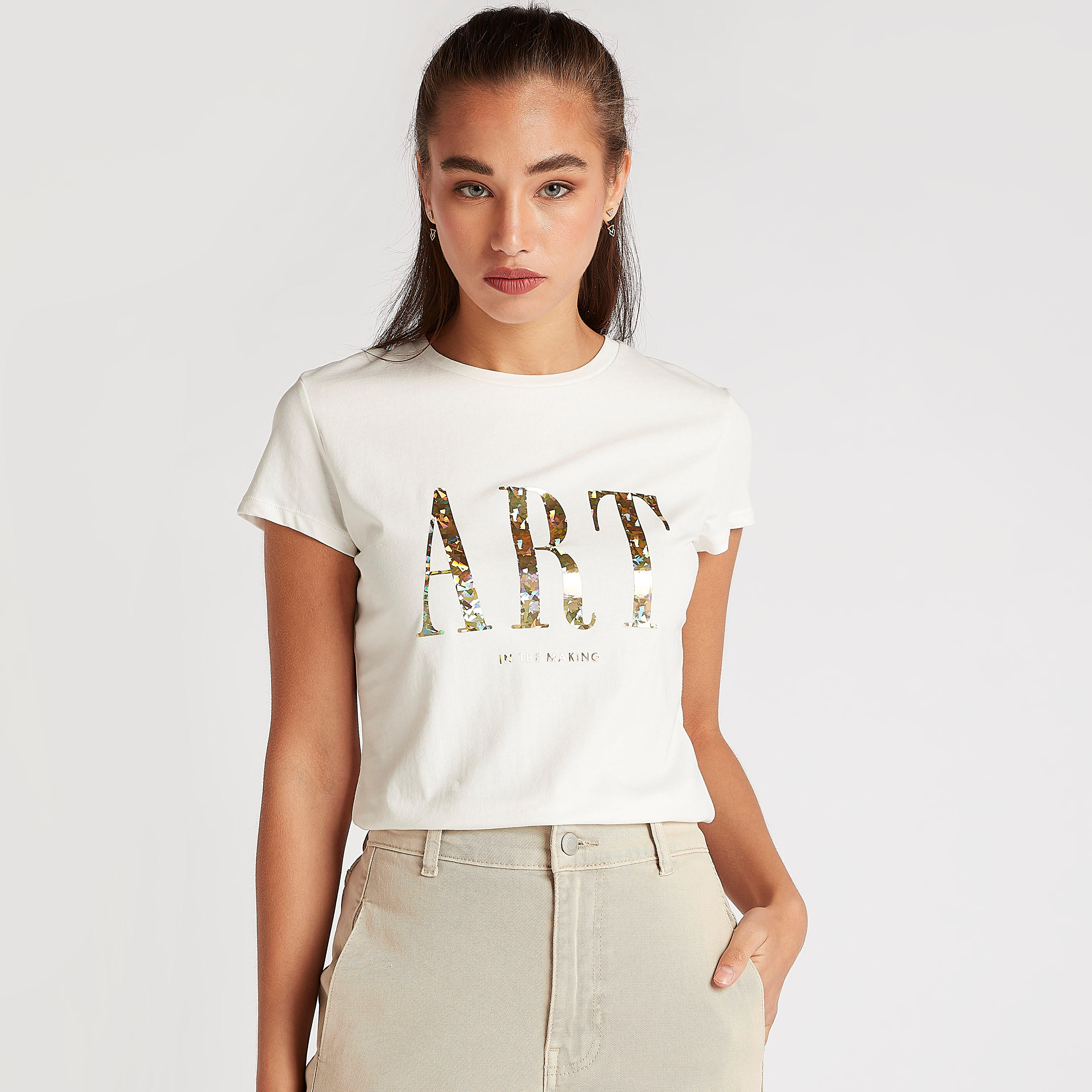 تيشيرت بياقة ضيّقة وأكمام كاب وطبعات-women-clothing-tshirts-image-1