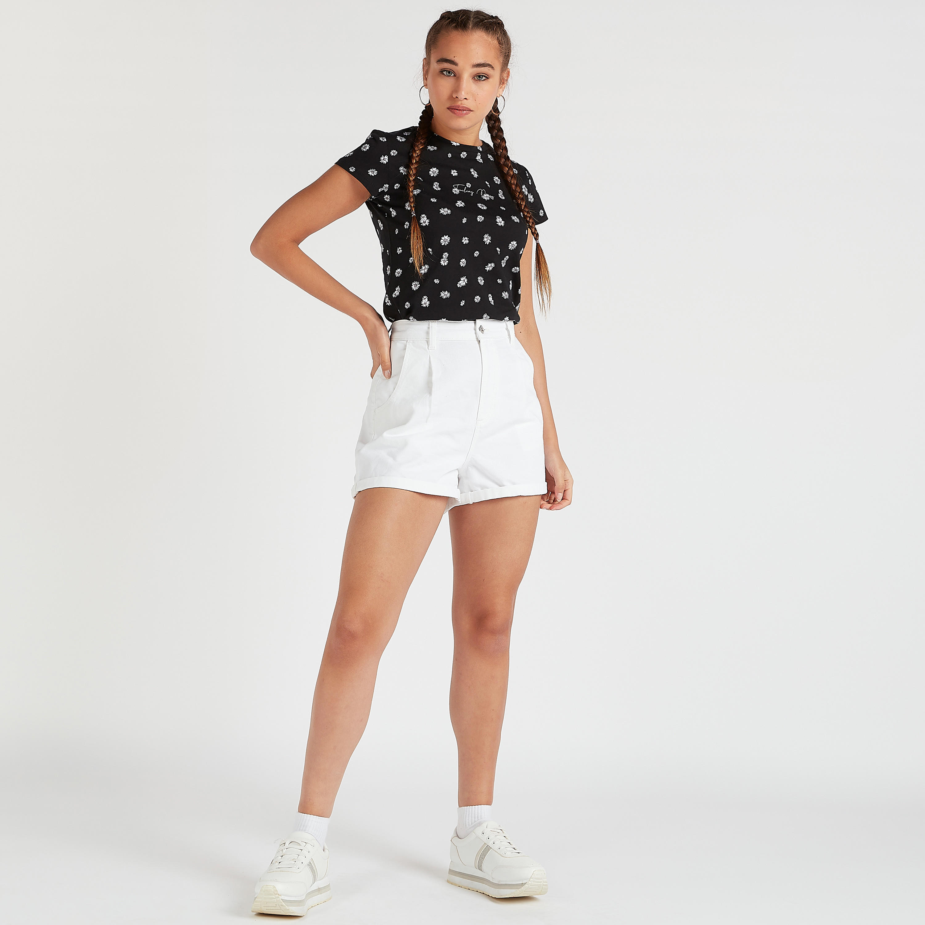 تيشيرت بياقة ضيّقة وأكمام كاب وطبعات أزهار-women-clothing-tshirts-image-2